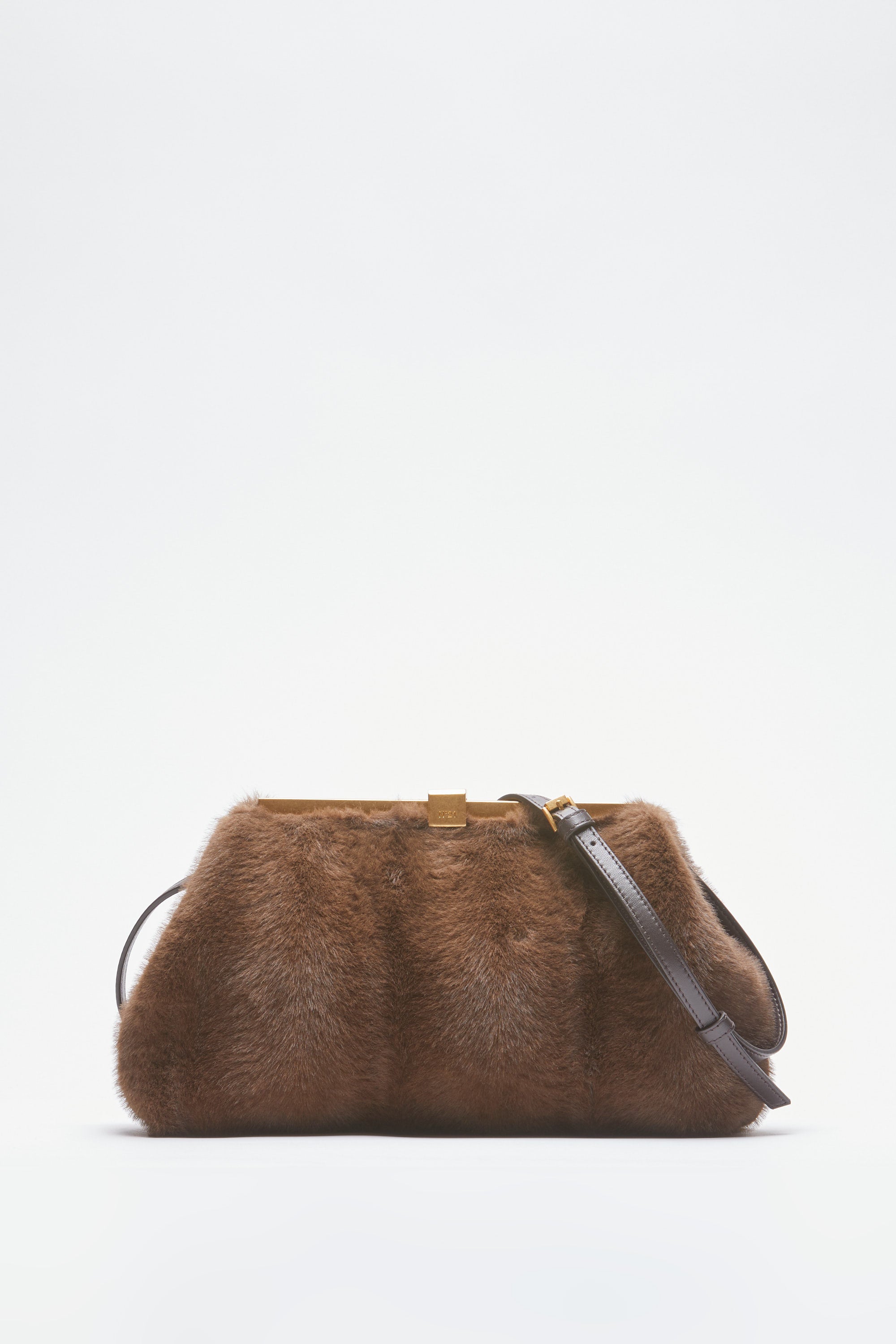 Puffy Jeanne faux fur bag