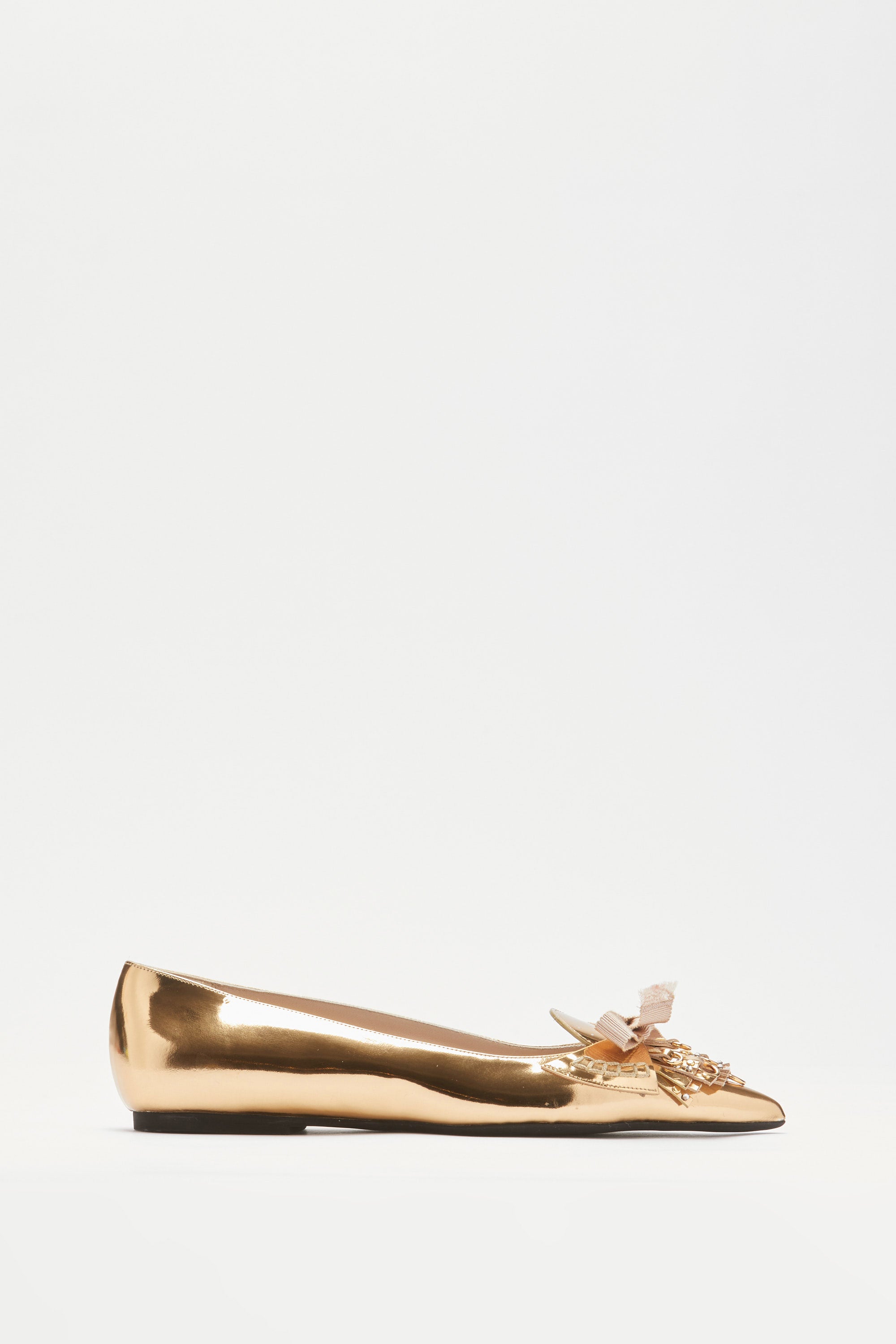 Pointed ballerinas with fringes and studs
