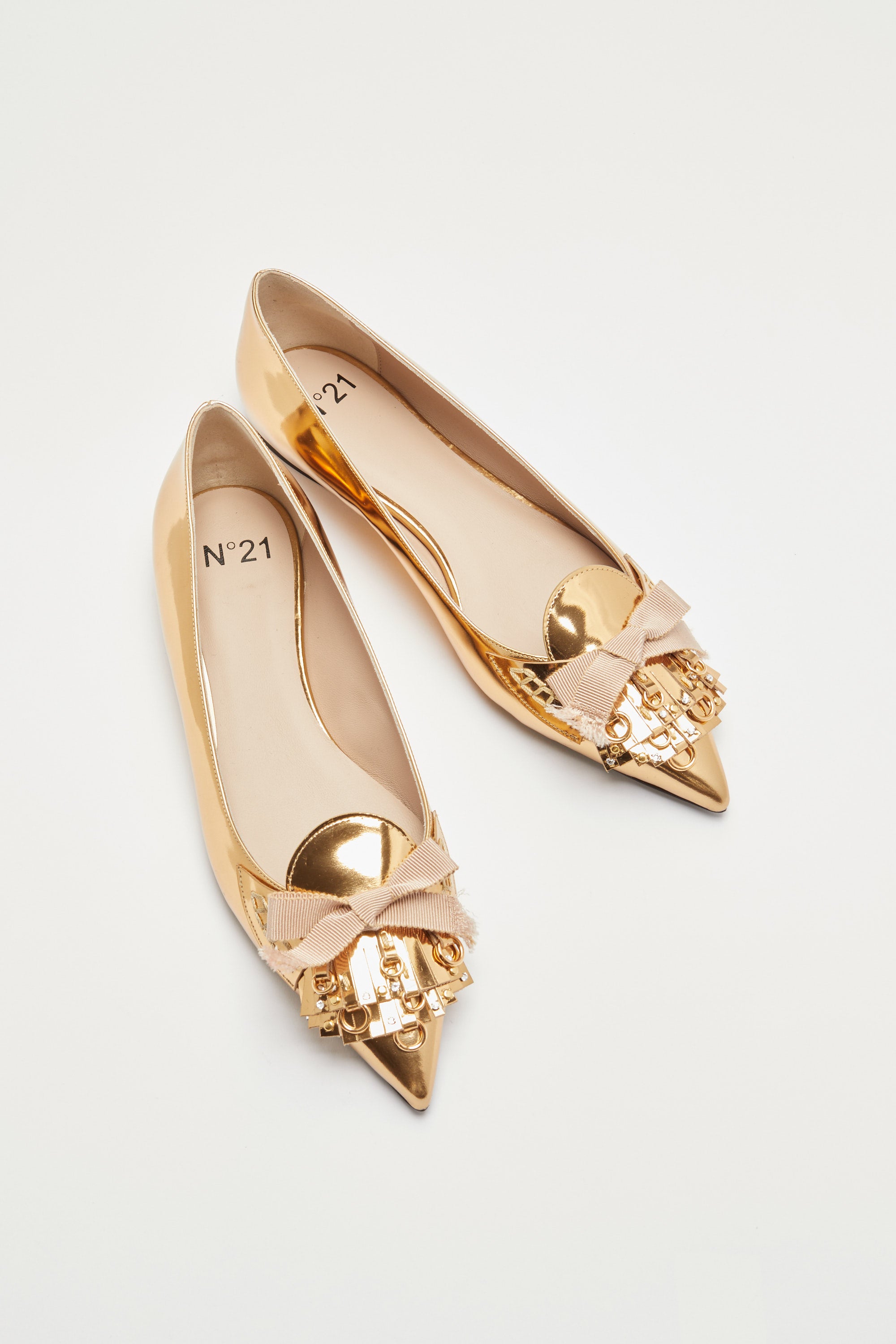 Pointed ballerinas with fringes and studs