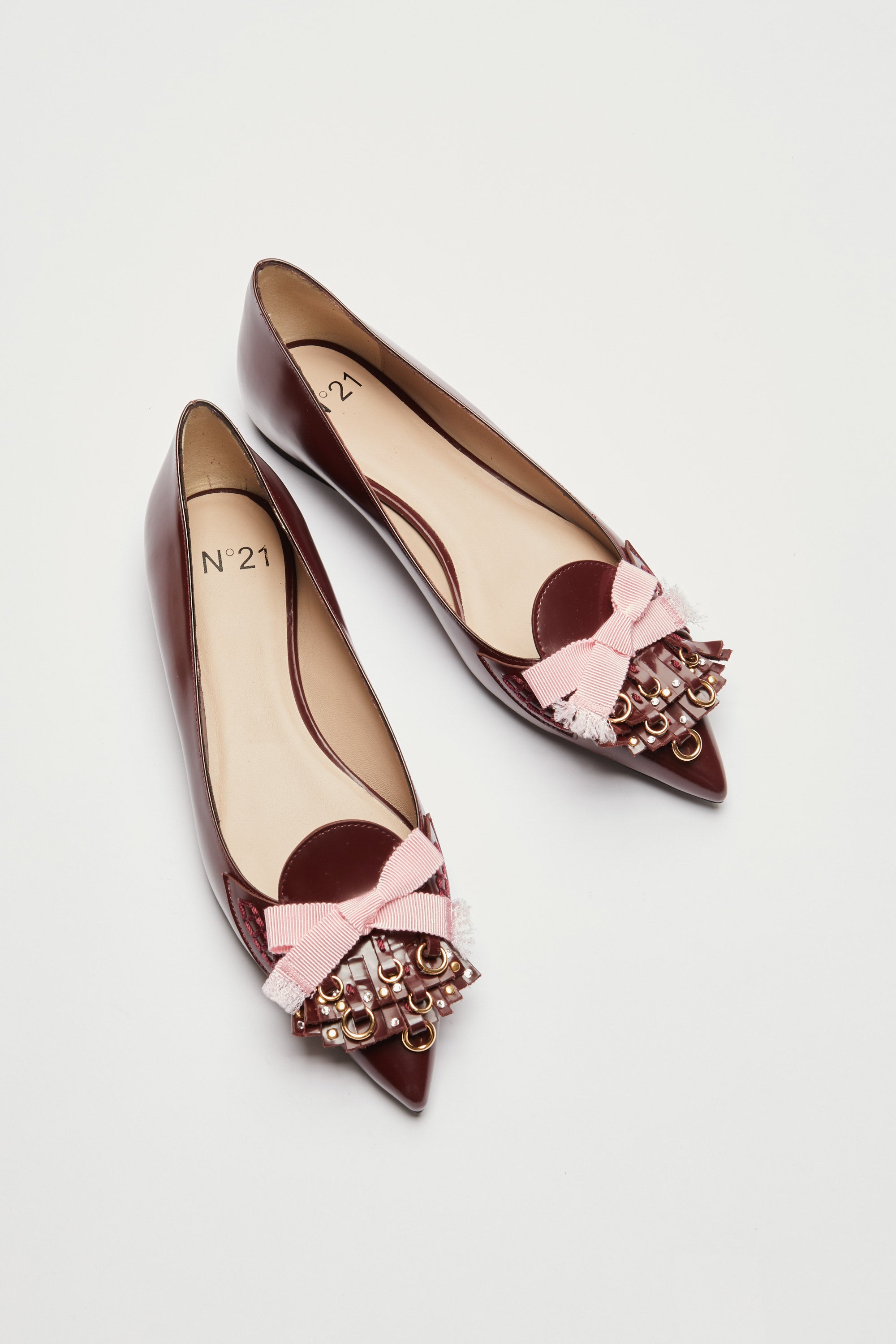 Pointed ballerinas with fringes and studs