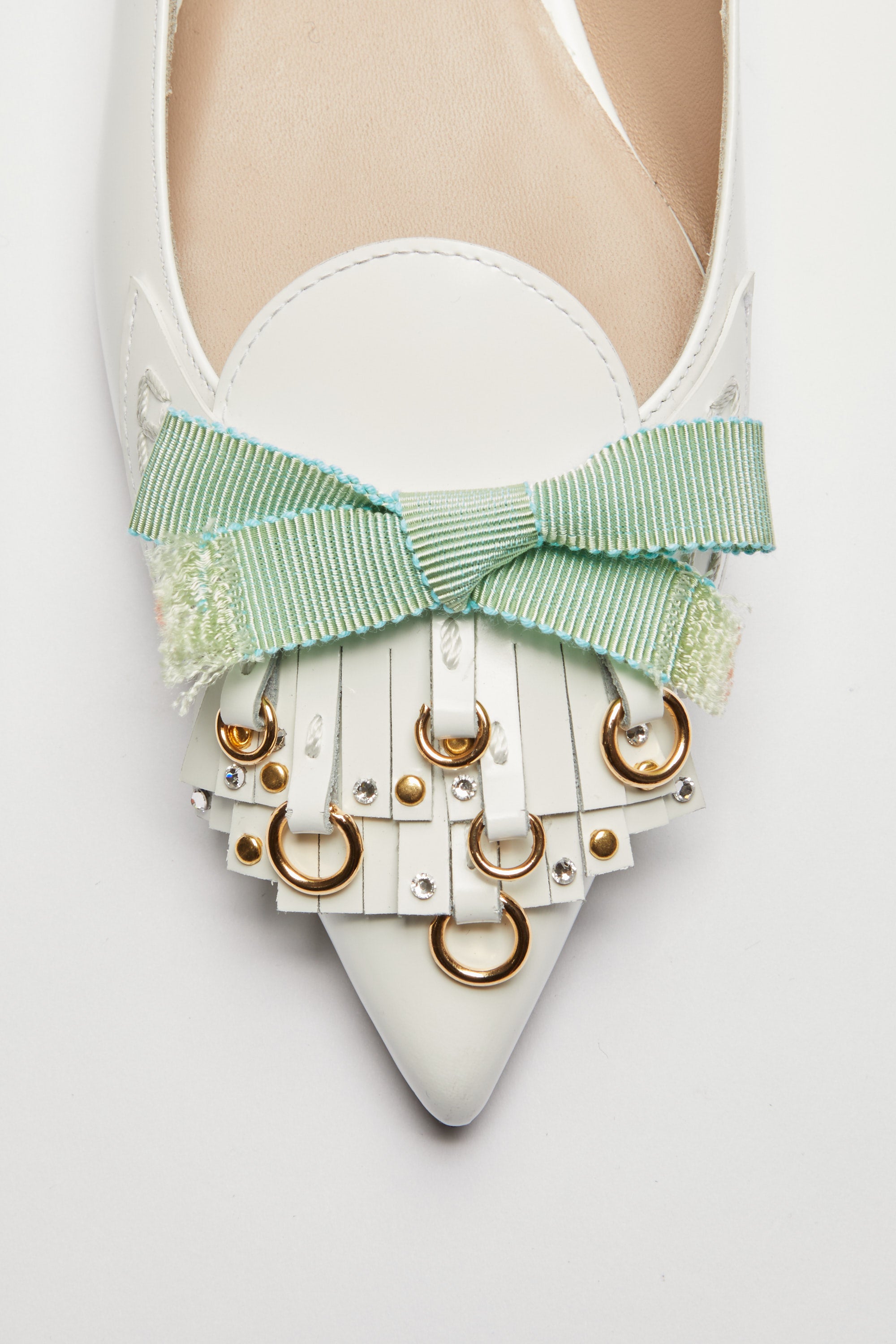 Pointed ballerinas with fringes and studs