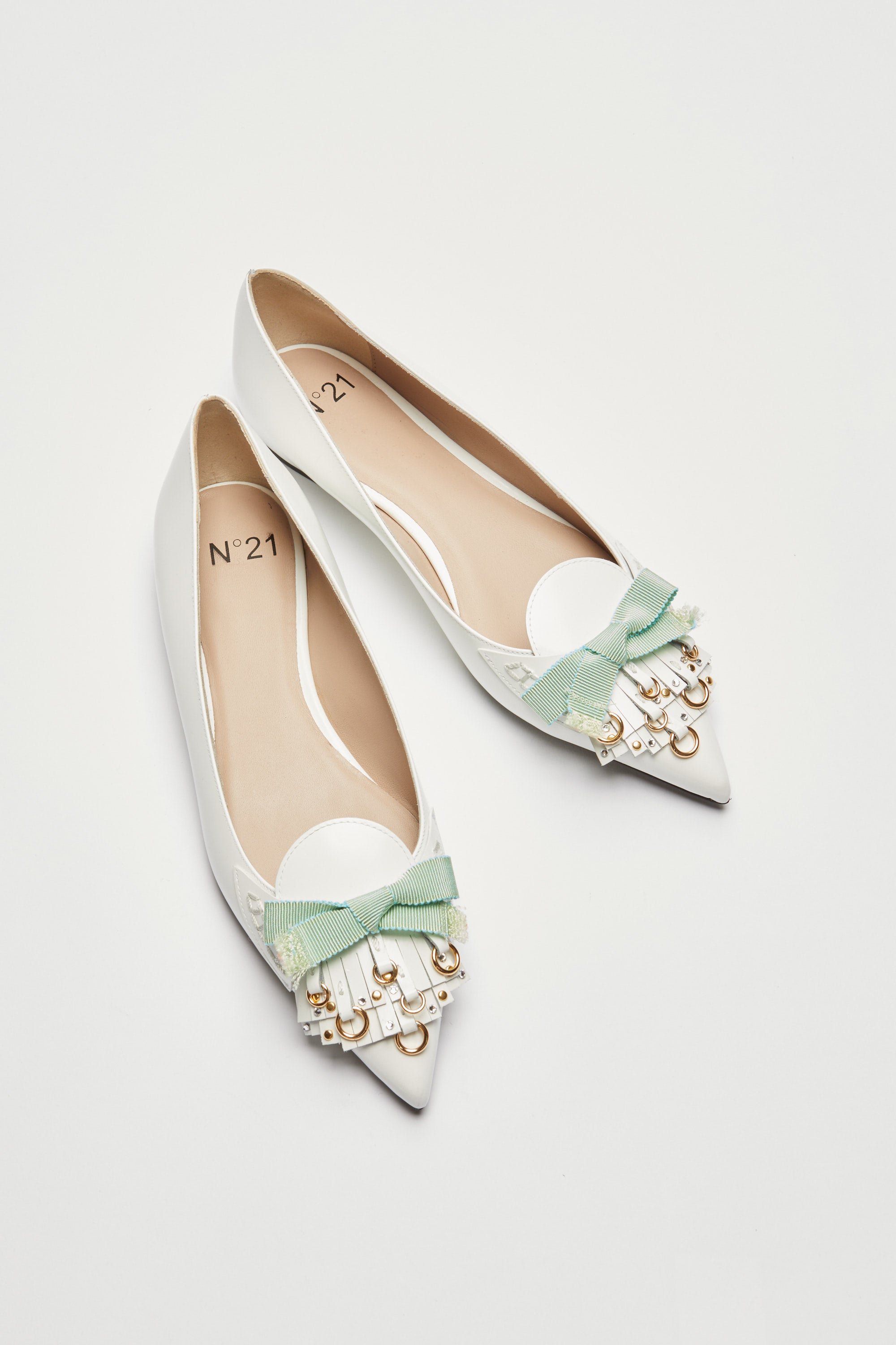 Pointed ballerinas with fringes and studs