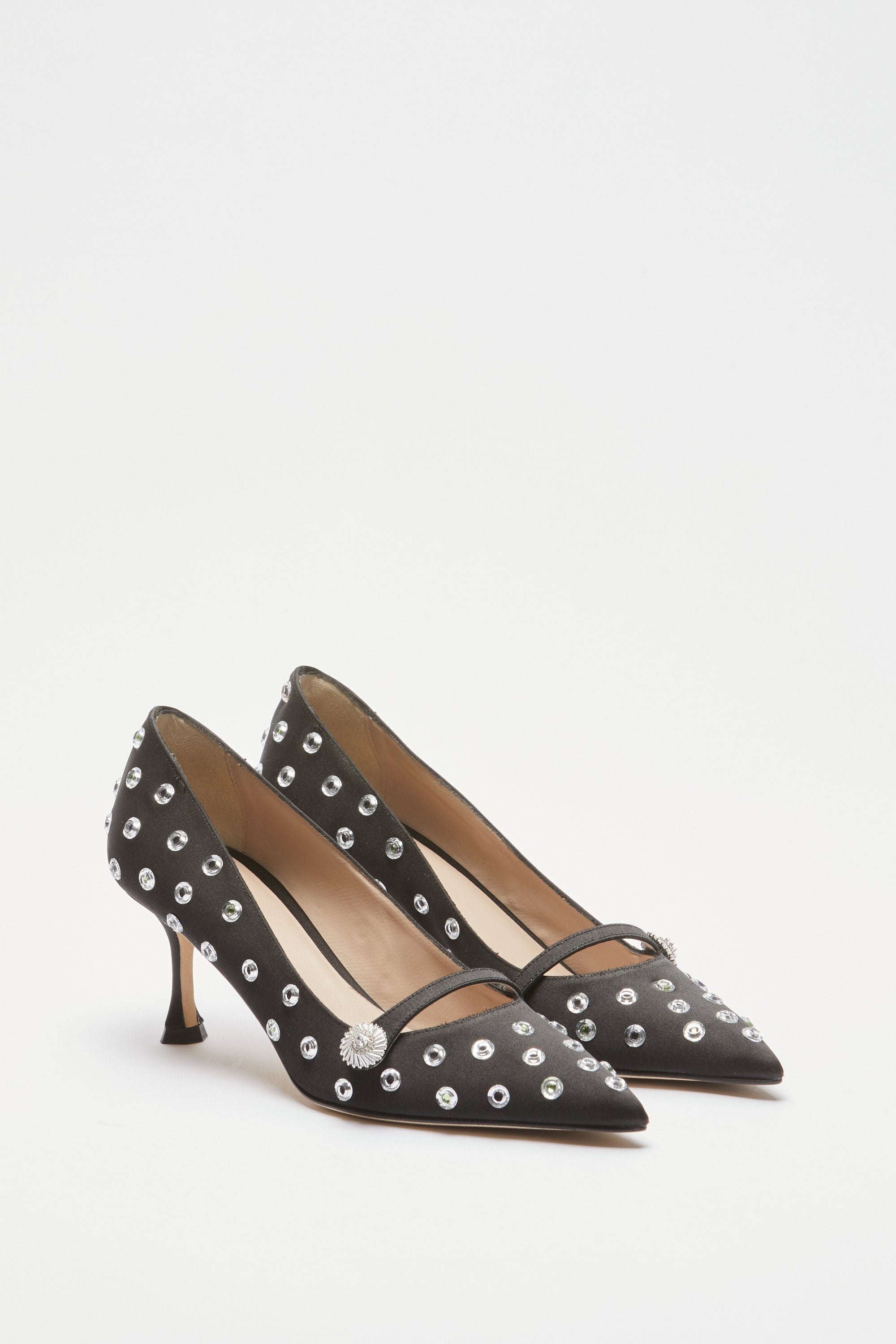 Satin décolleté with studs