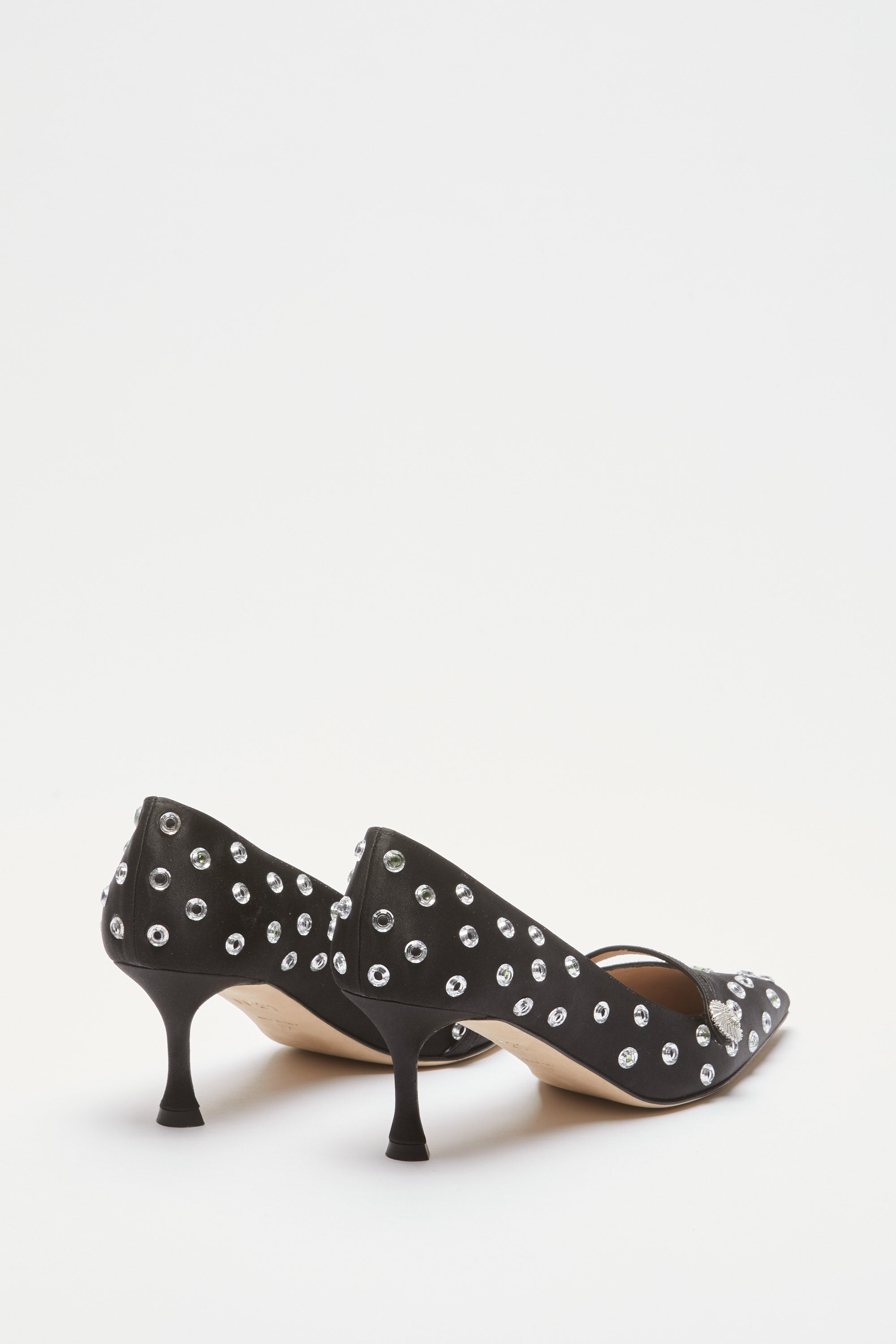 Satin décolleté with studs
