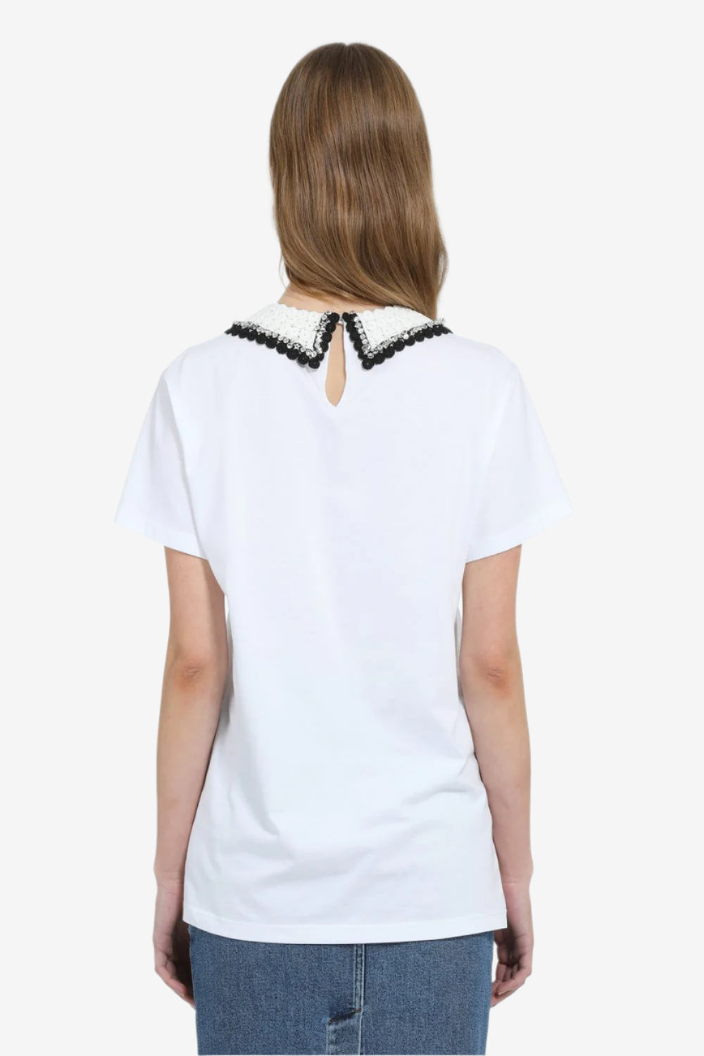 T-shirt with embroidered collar