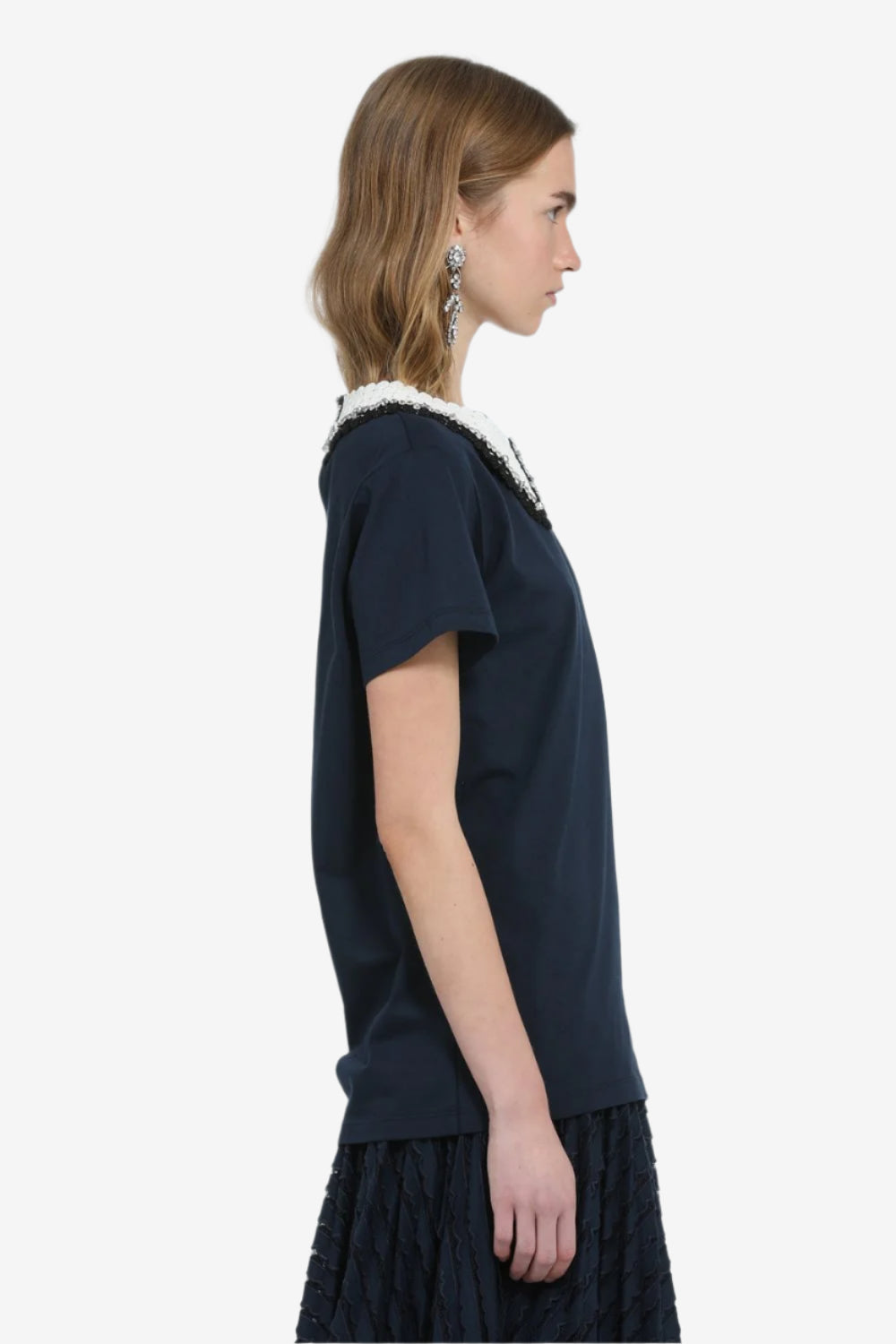 T-shirt with embroidered collar