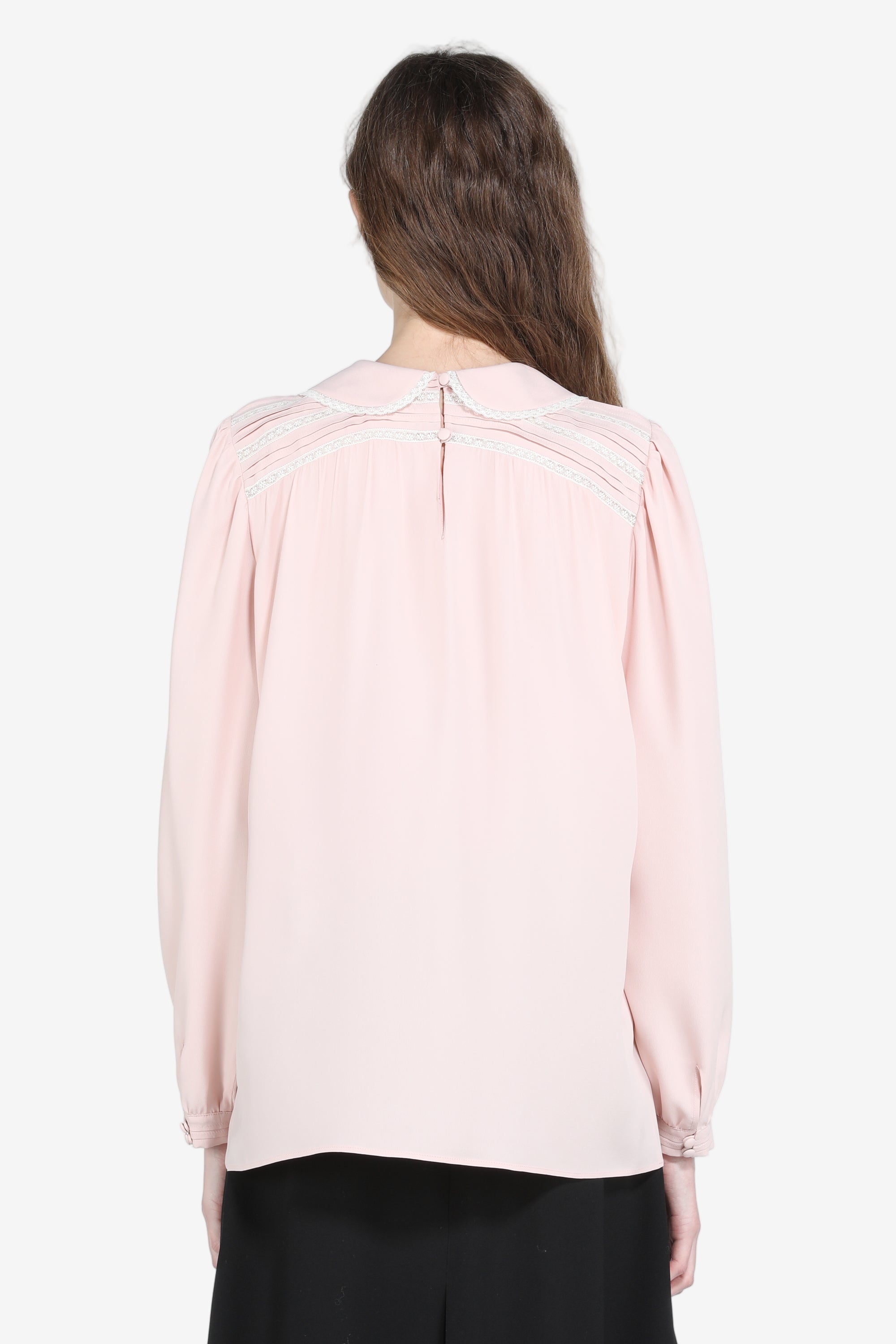 Blouse with round collar