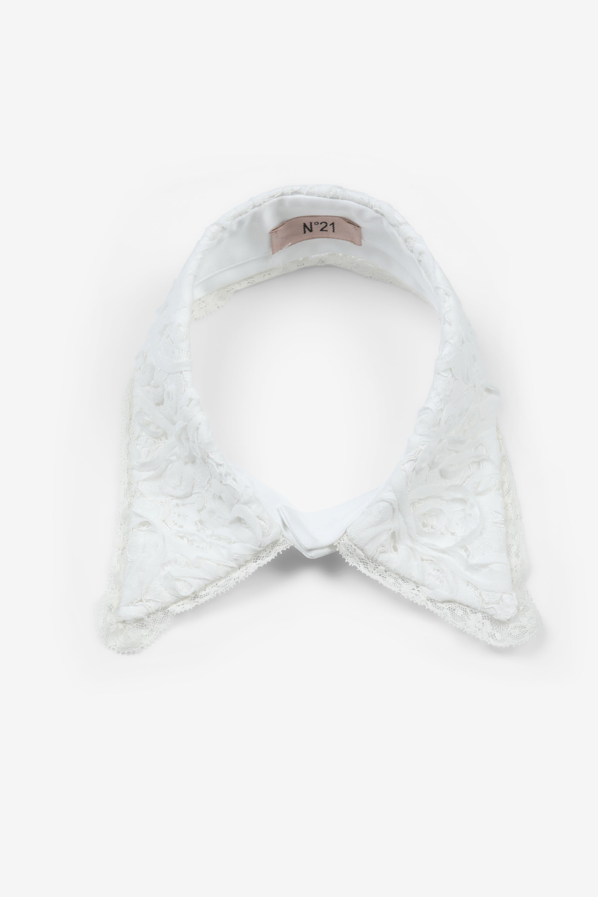 White lace collar