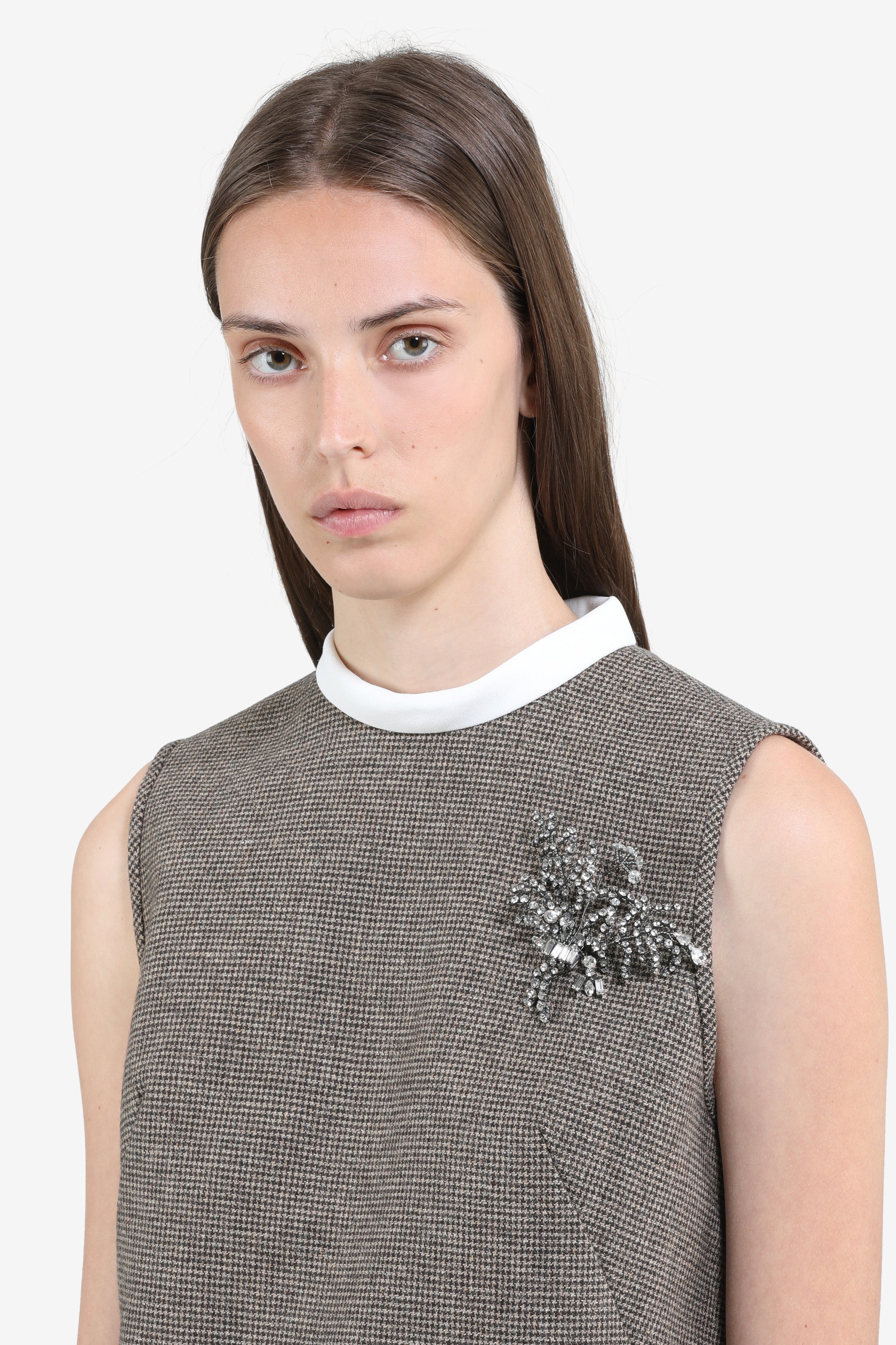 Brooch with twigs and crystals