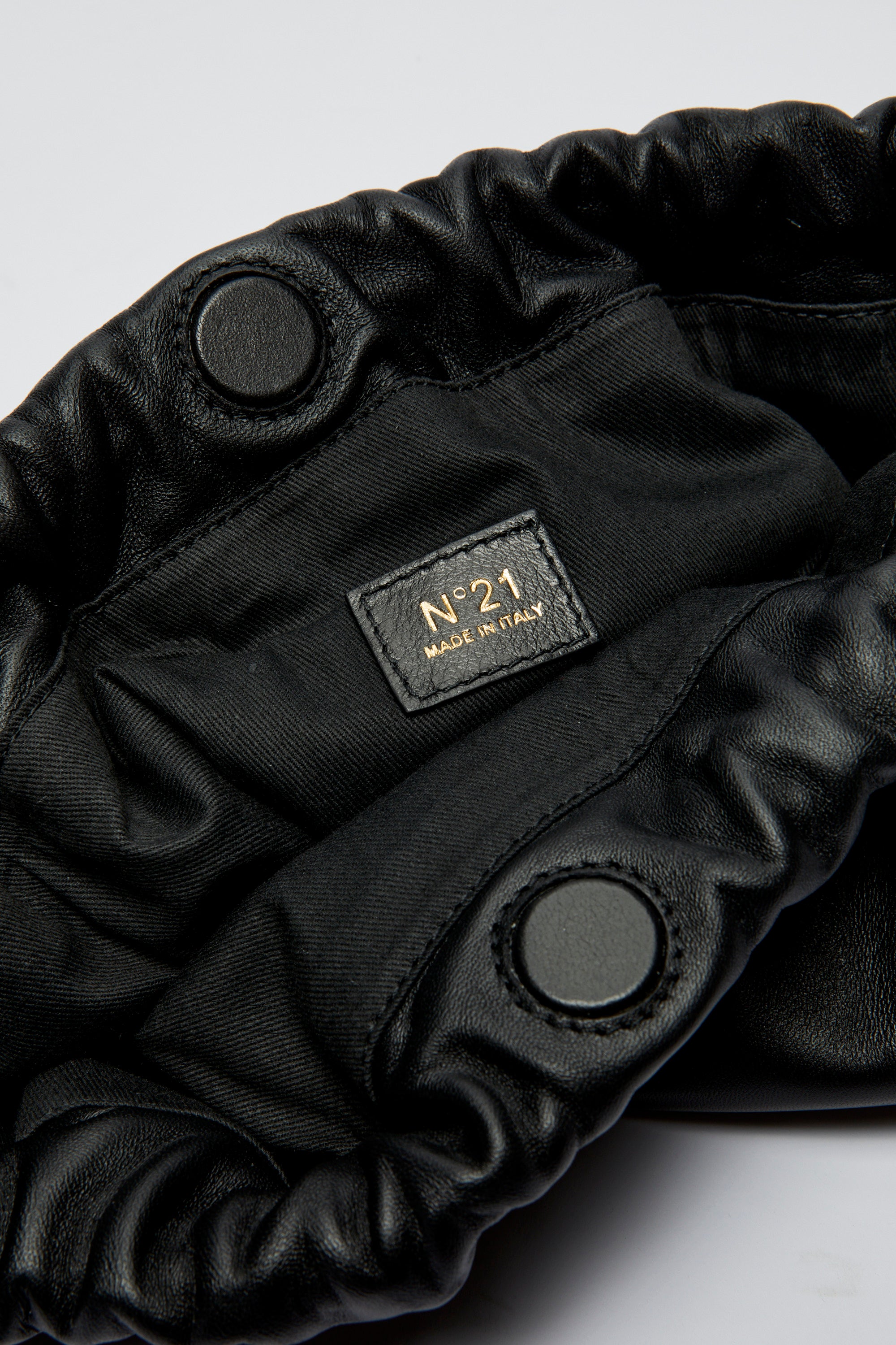 【N°21 Eva Tracolla Black ショルダーバッグ】 N°21 Eva Tracolla Black ショルダーバッグ】 楽天市場】N°21