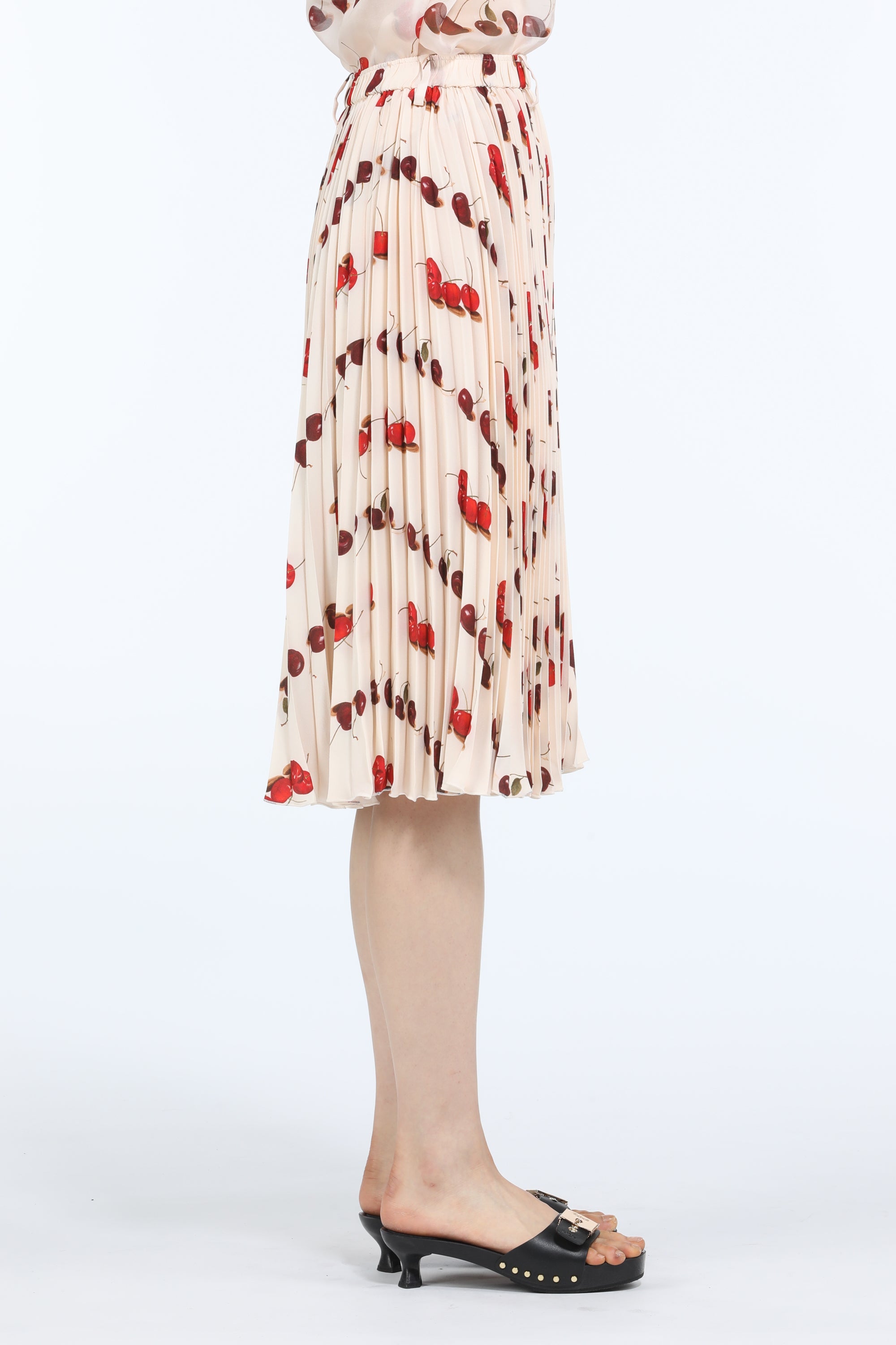 Cherry-Print Pleated Skirt