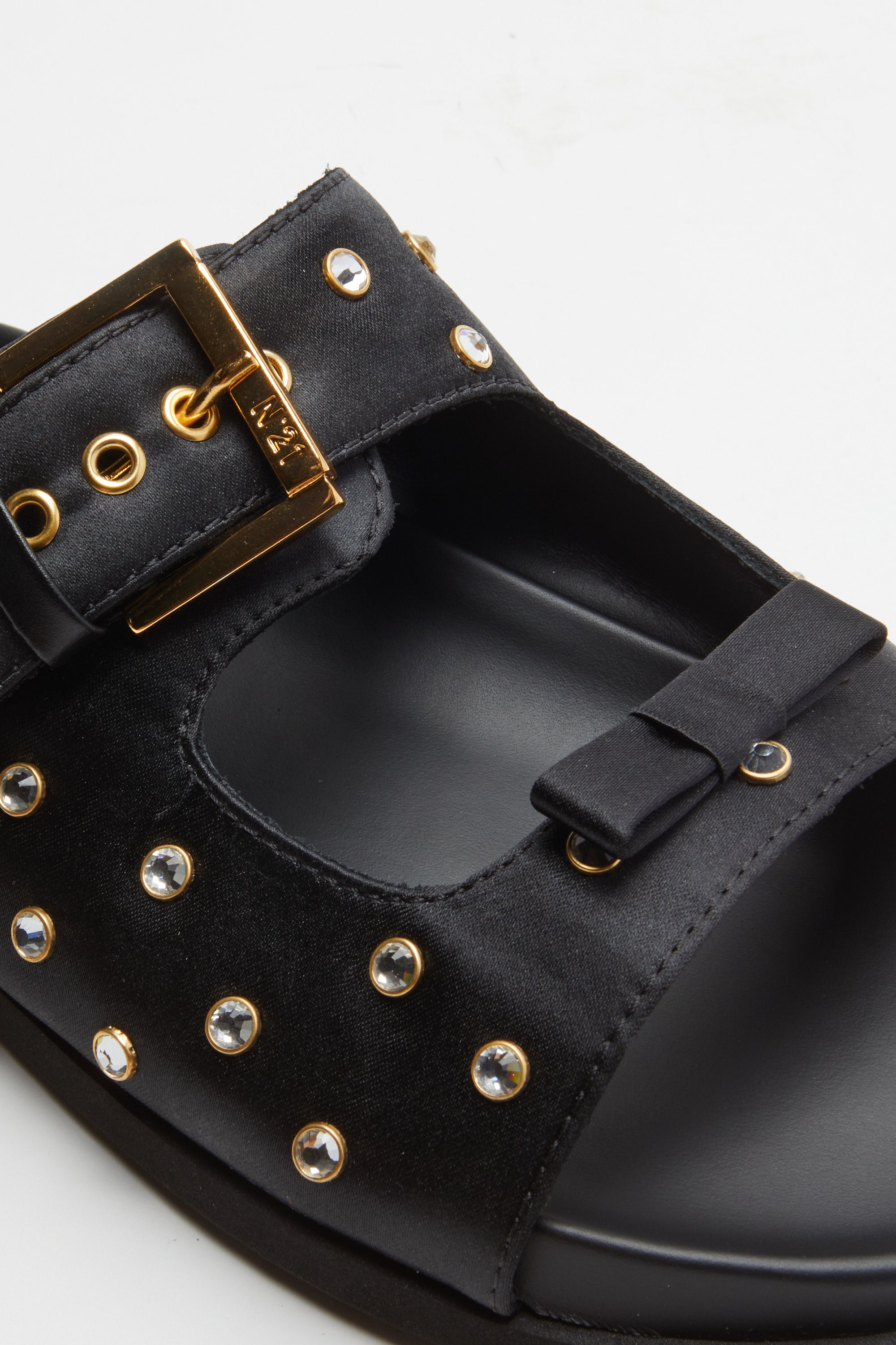 Crystal-Embellished Leather Sandals Black | N21