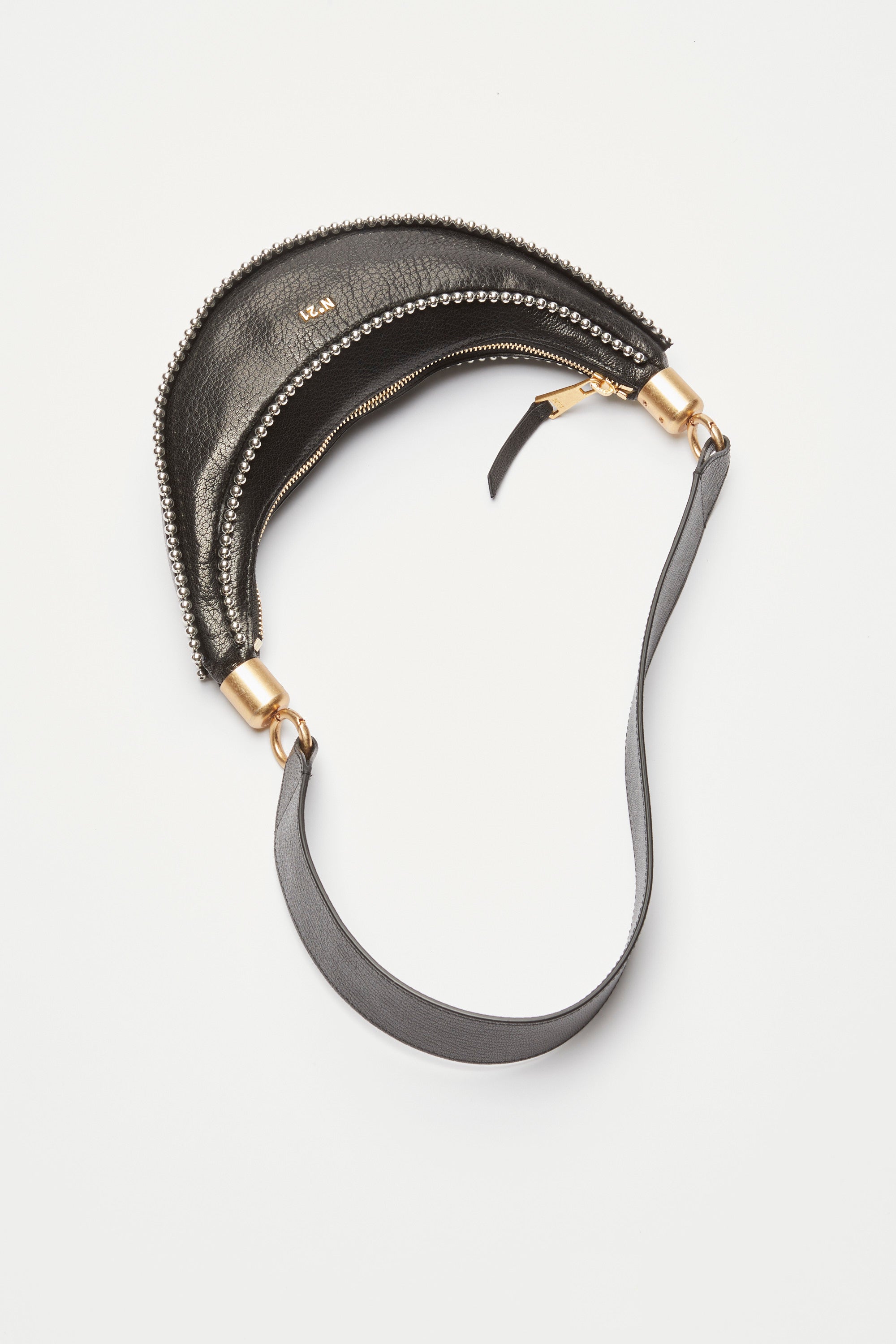 Borsa Banana in pelle con borchie