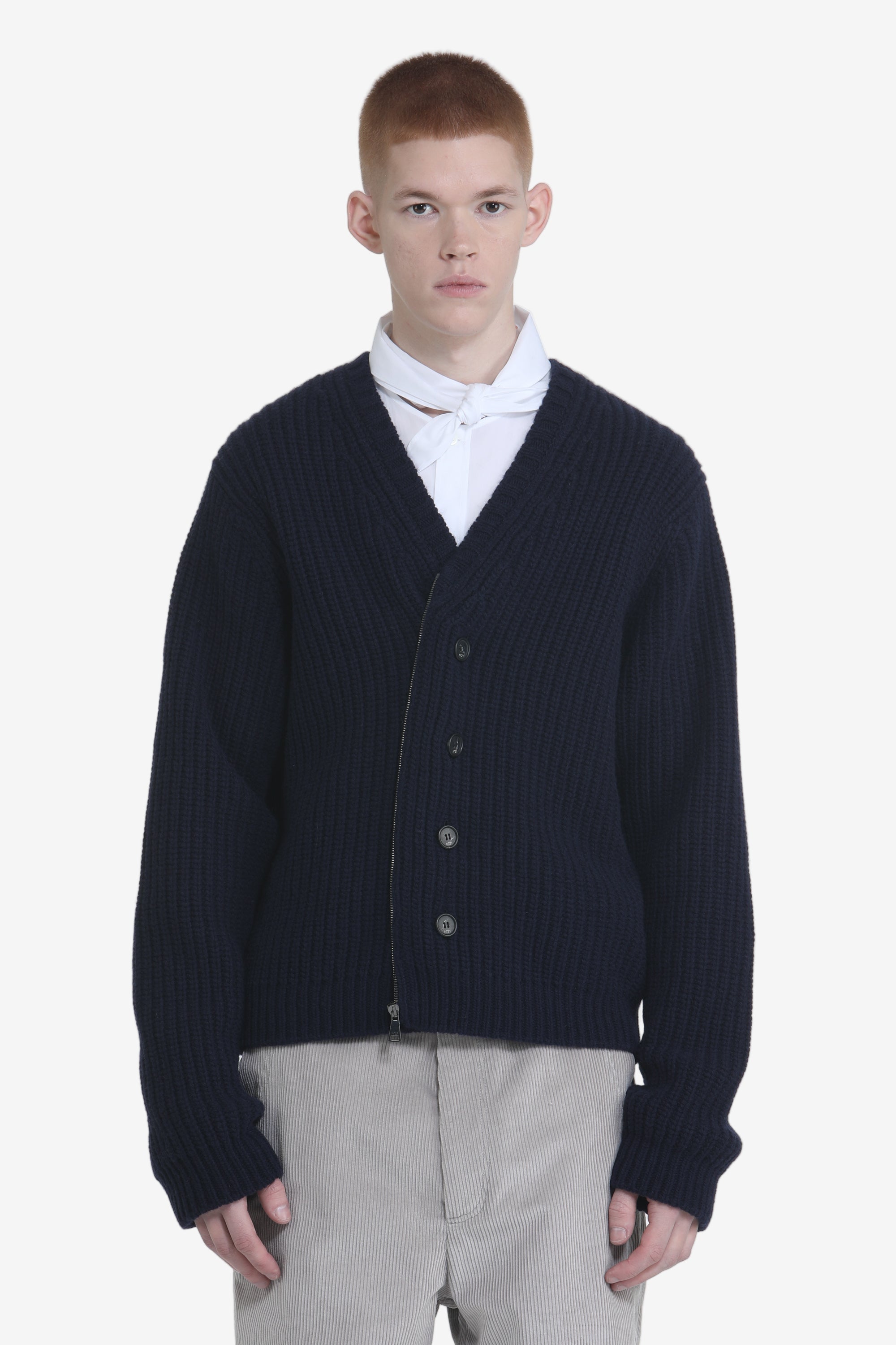 V-neck sweater with buttons and zip