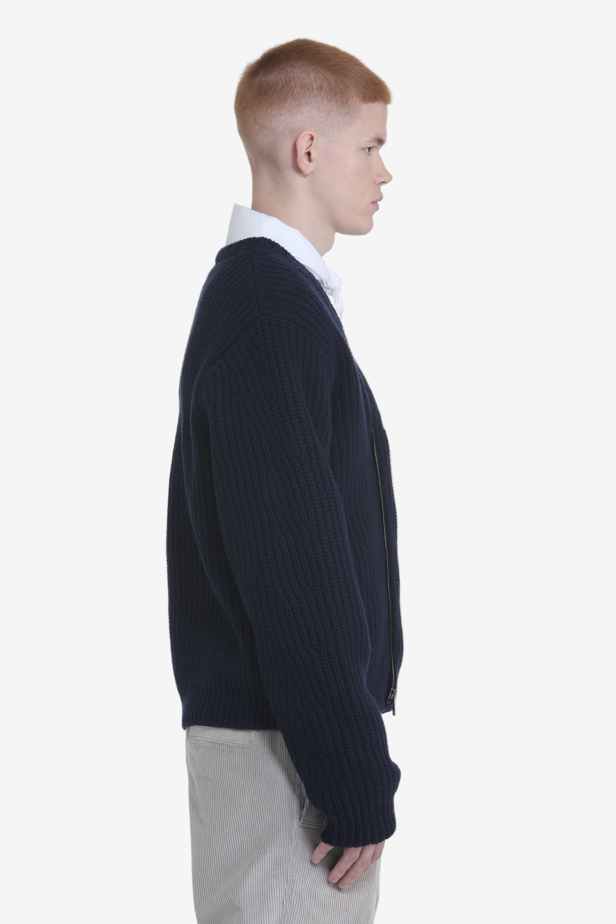 V-neck sweater with buttons and zip