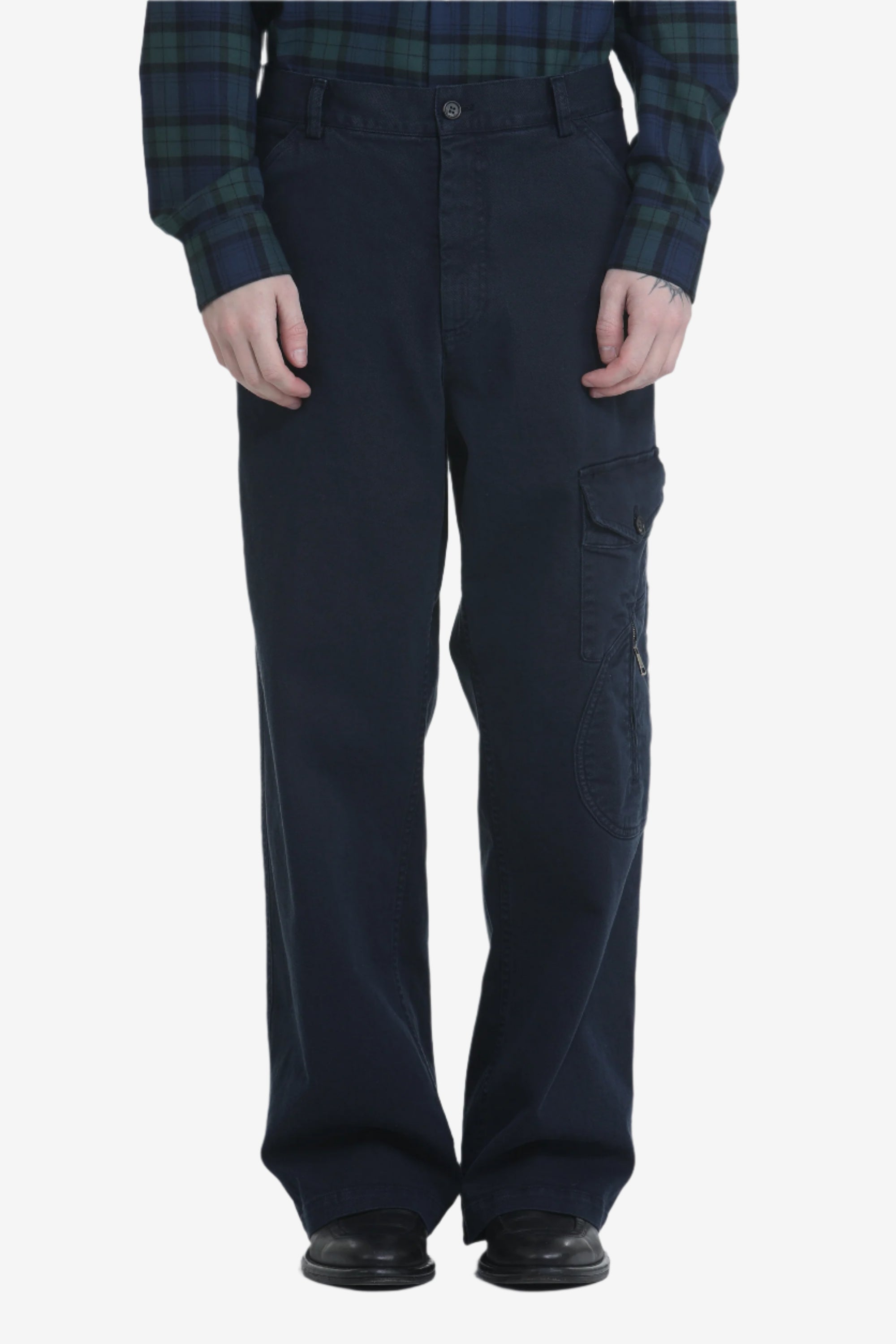 Cargo pants with side pockets