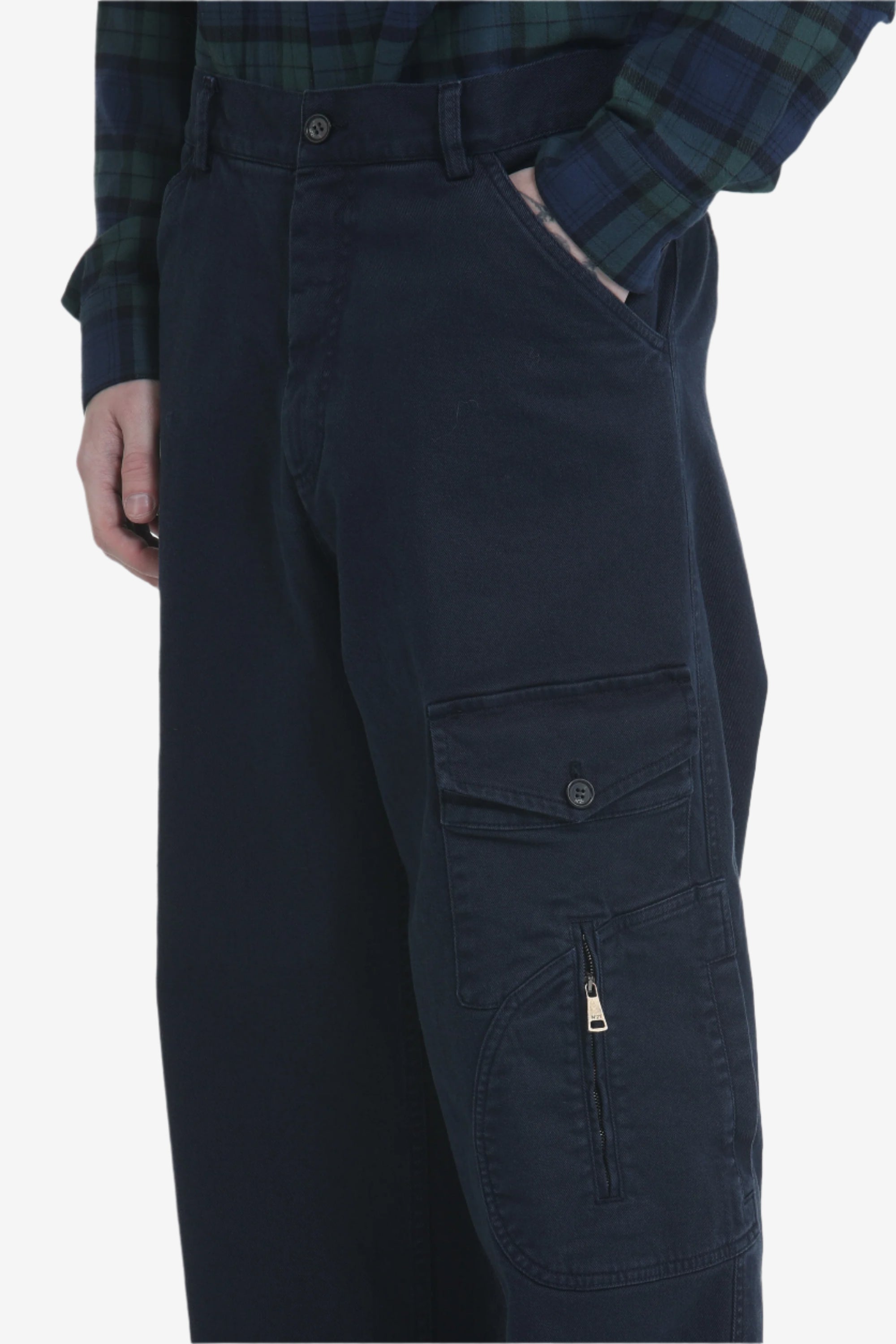 Cargo pants with side pockets