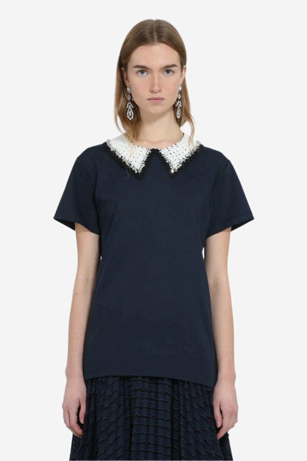 T-shirt con colletto ricamato