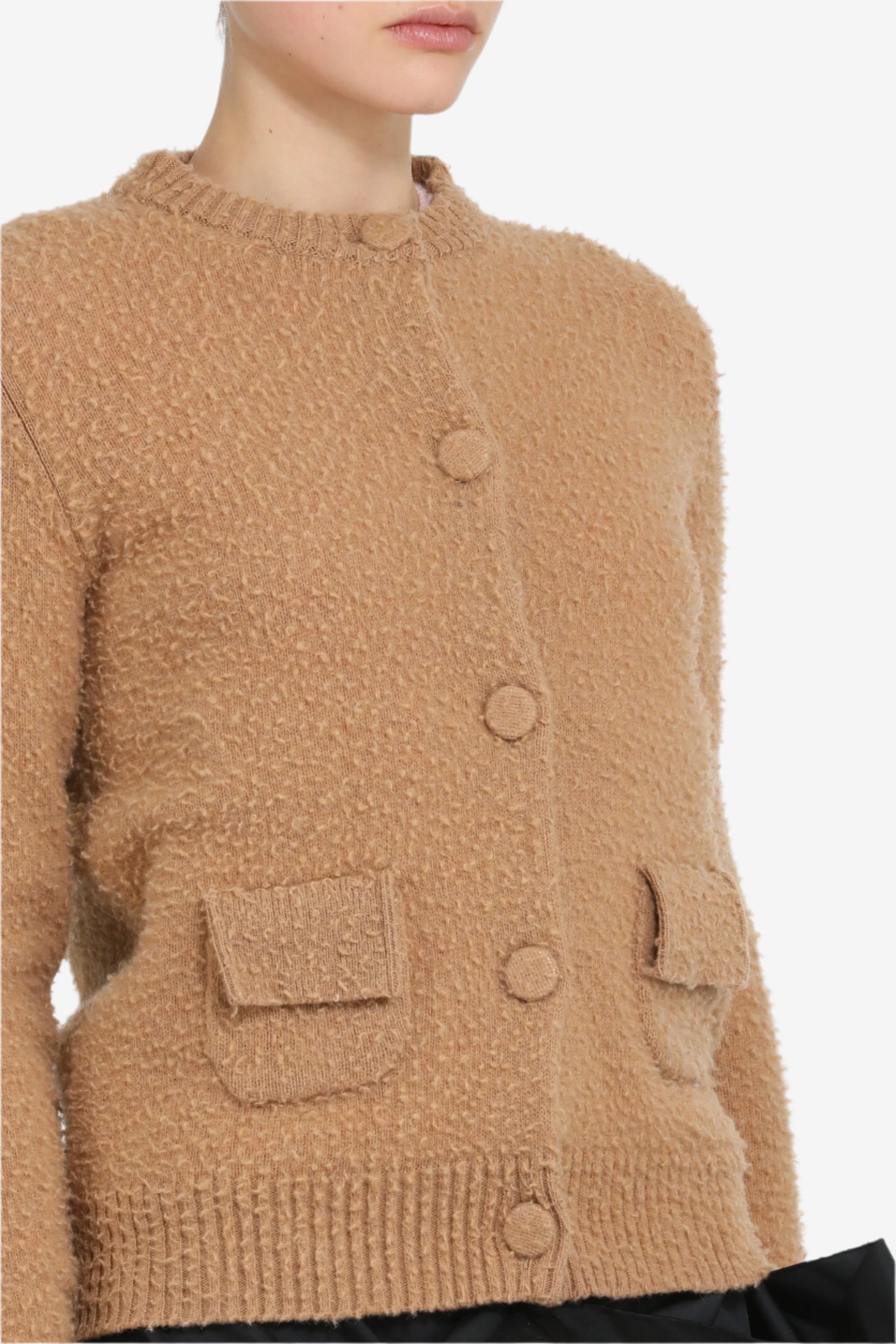 Crew neck cardigan with pockets