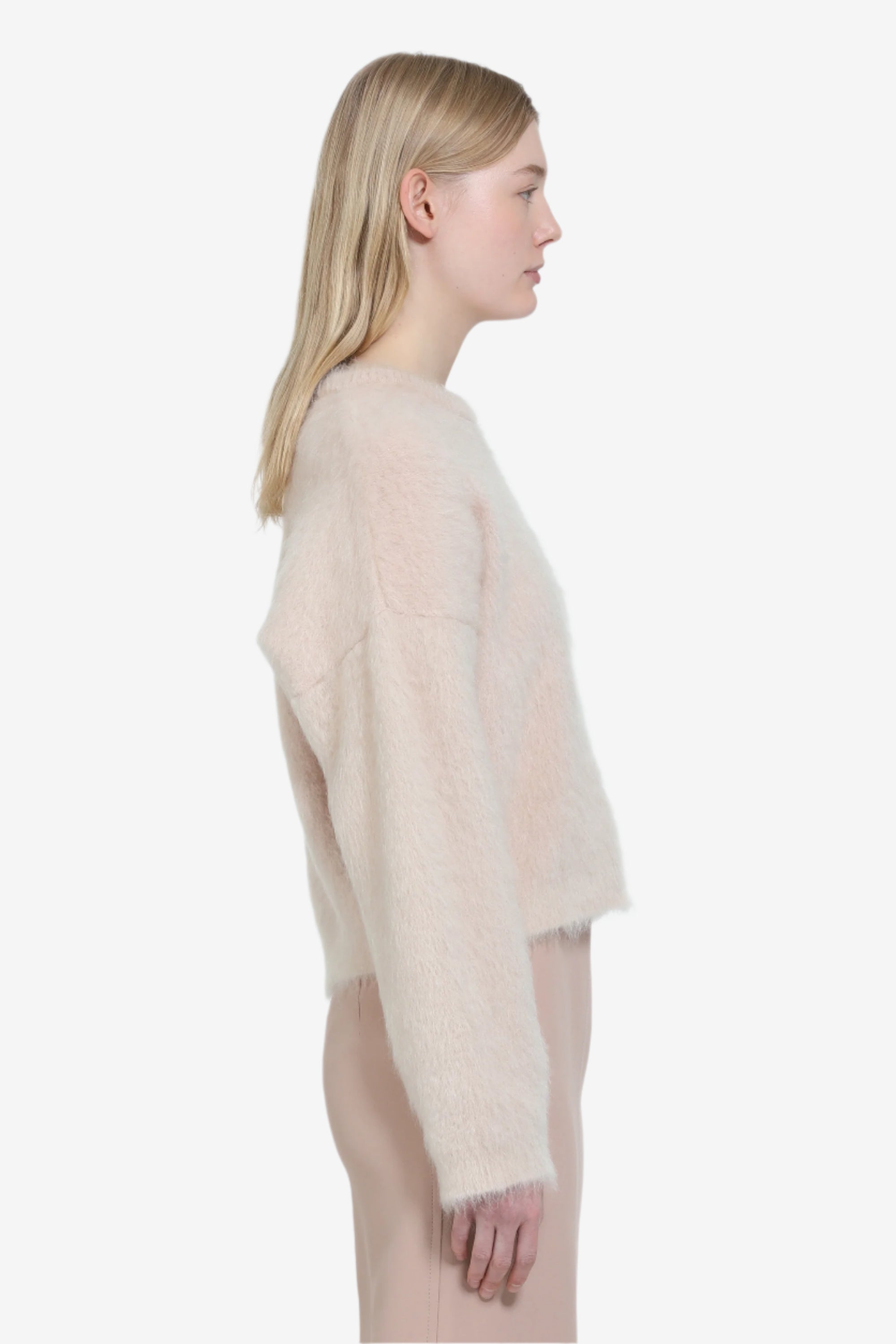 Maglione con bottone gioiello a fiore