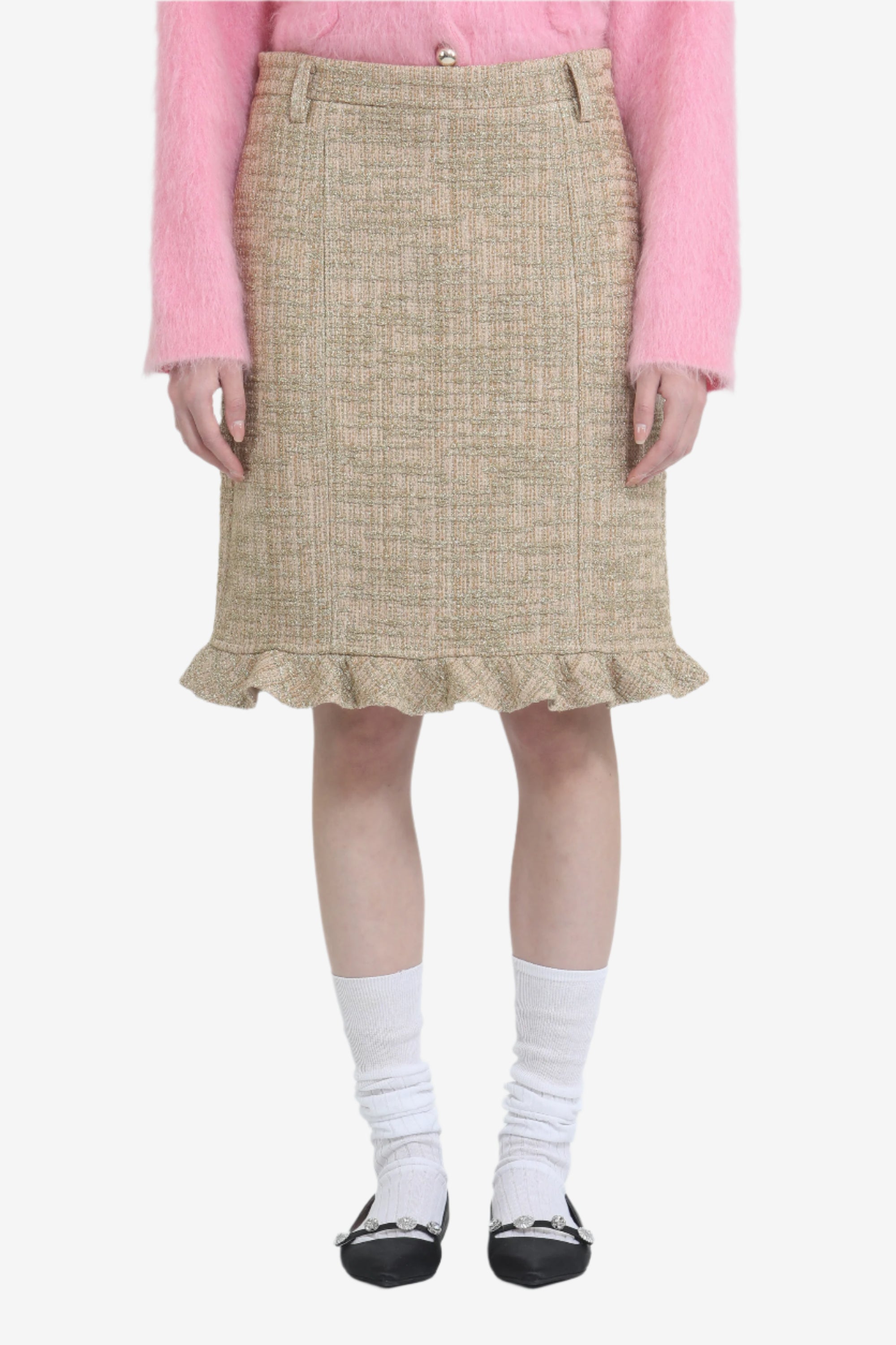 Above-the-knee skirt with irregular hem
