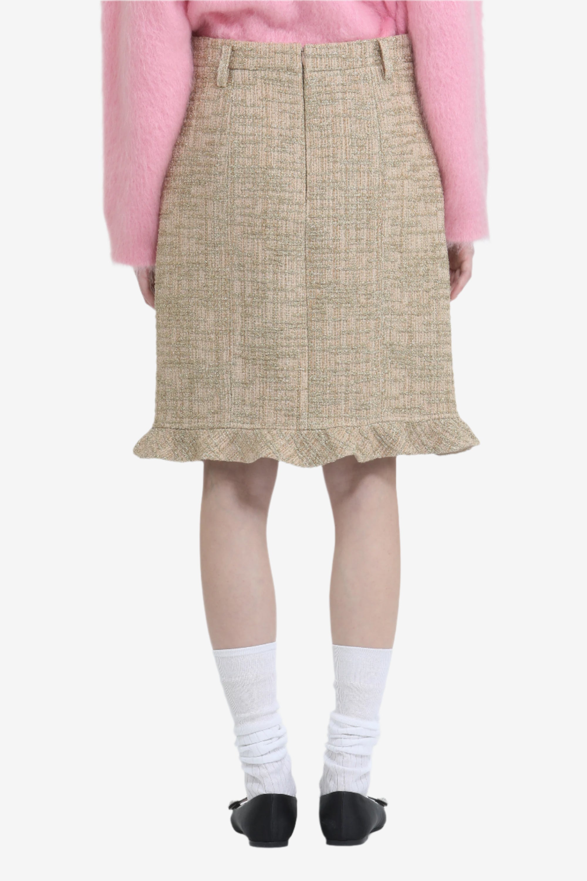 Above-the-knee skirt with irregular hem