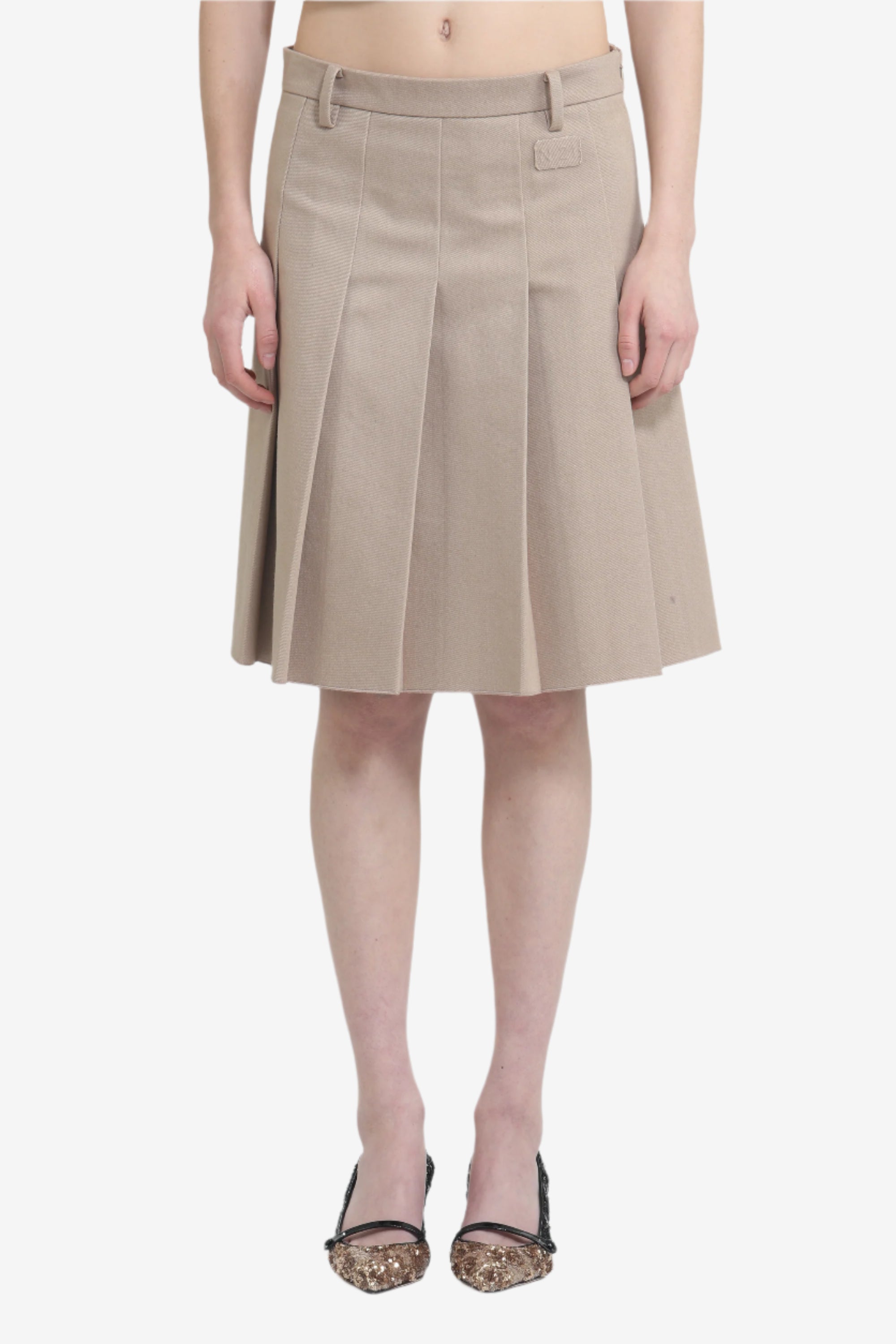 Pleated skirt with belt loops