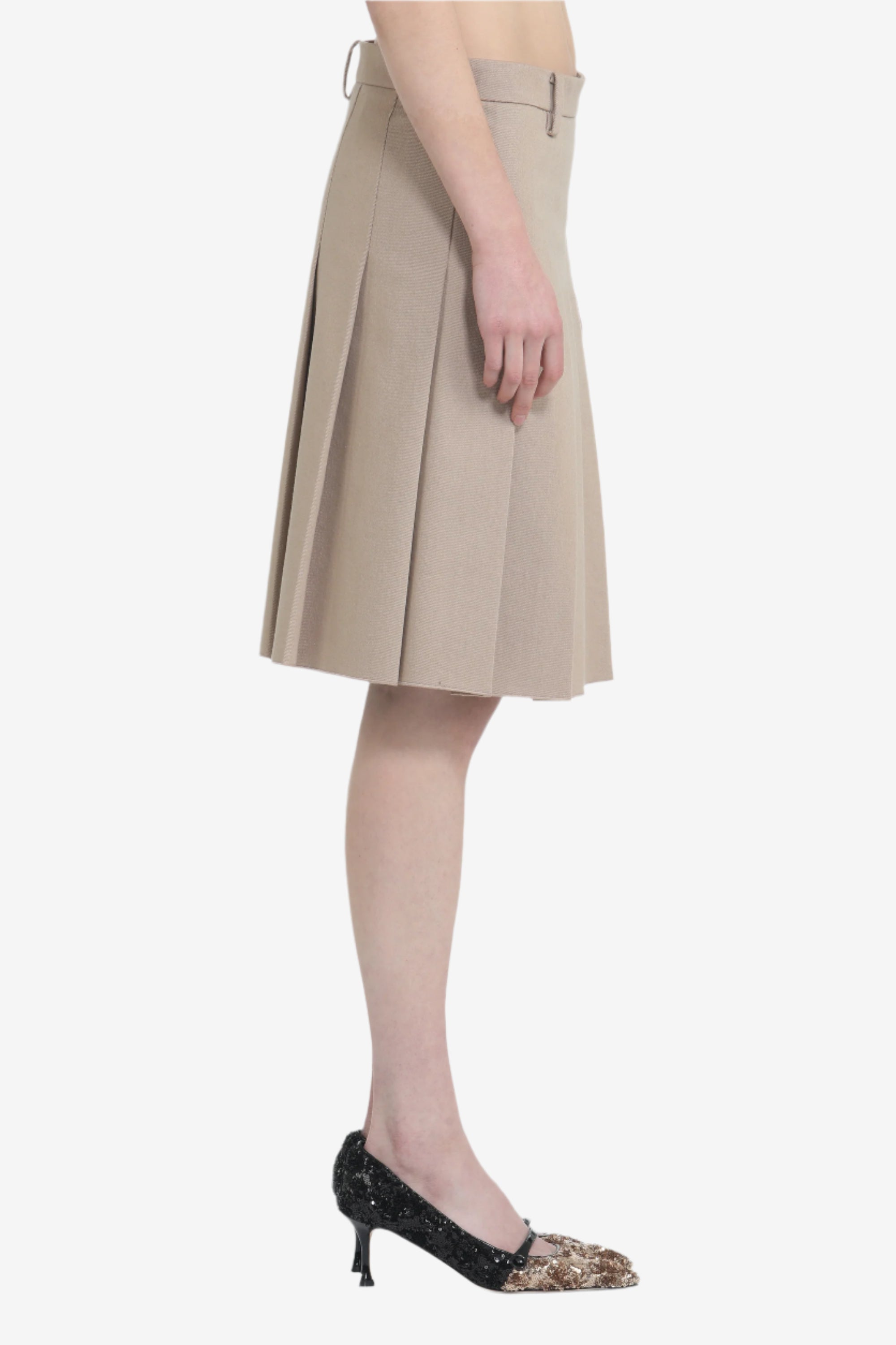 Pleated skirt with belt loops
