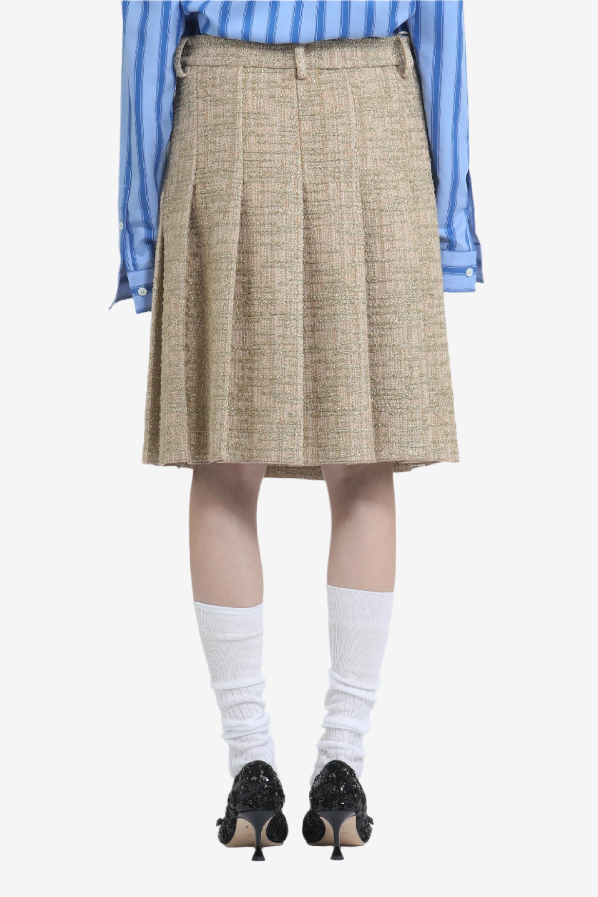 Pleated skirt with belt loops and jewel buttons