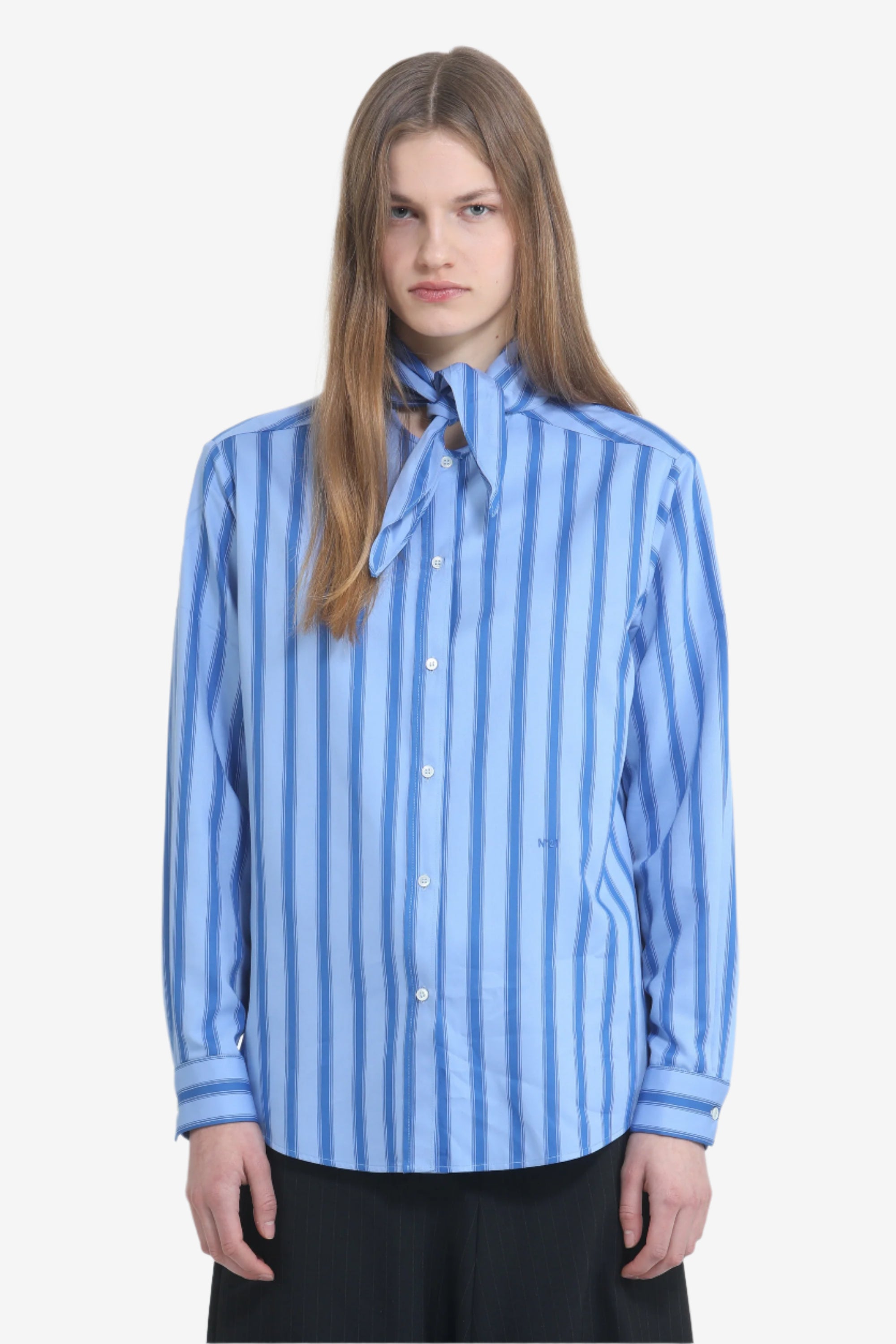Camicia a righe con colletto a fiocco