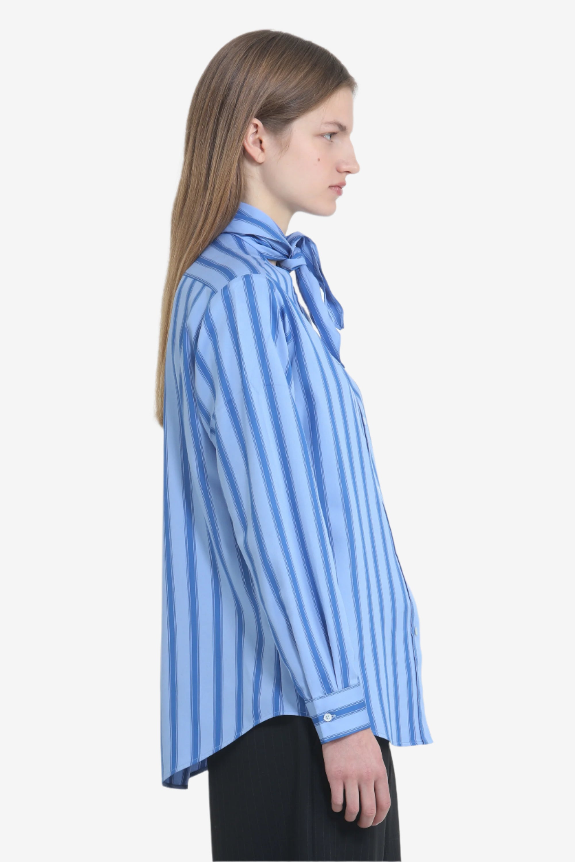 Camicia a righe con colletto a fiocco