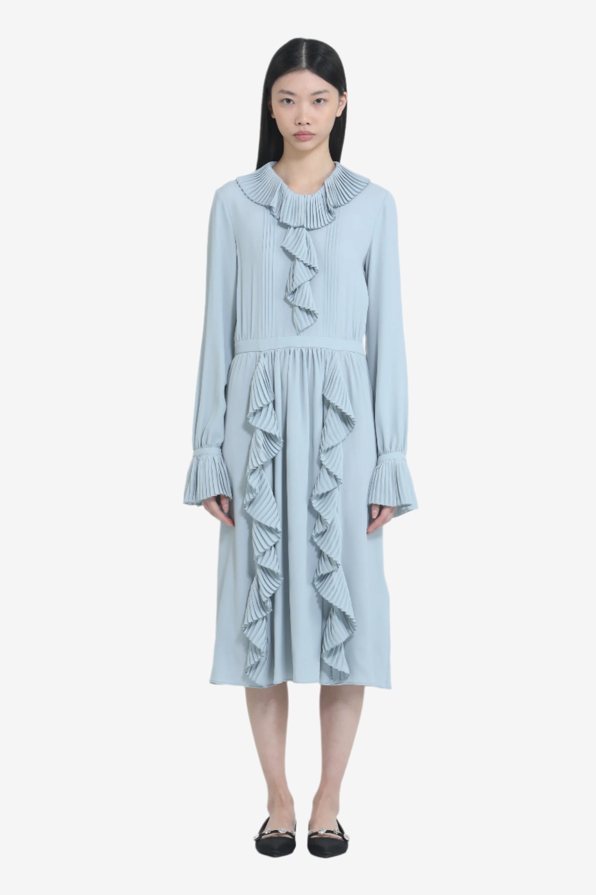 Below-the-knee dress with ruffles and pleated collar