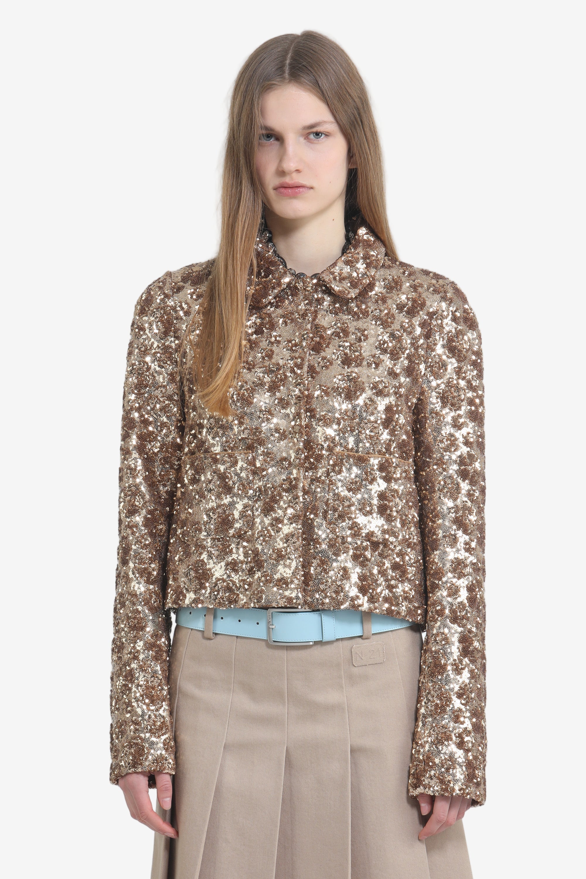 Short jacket with sequined fabric and pockets