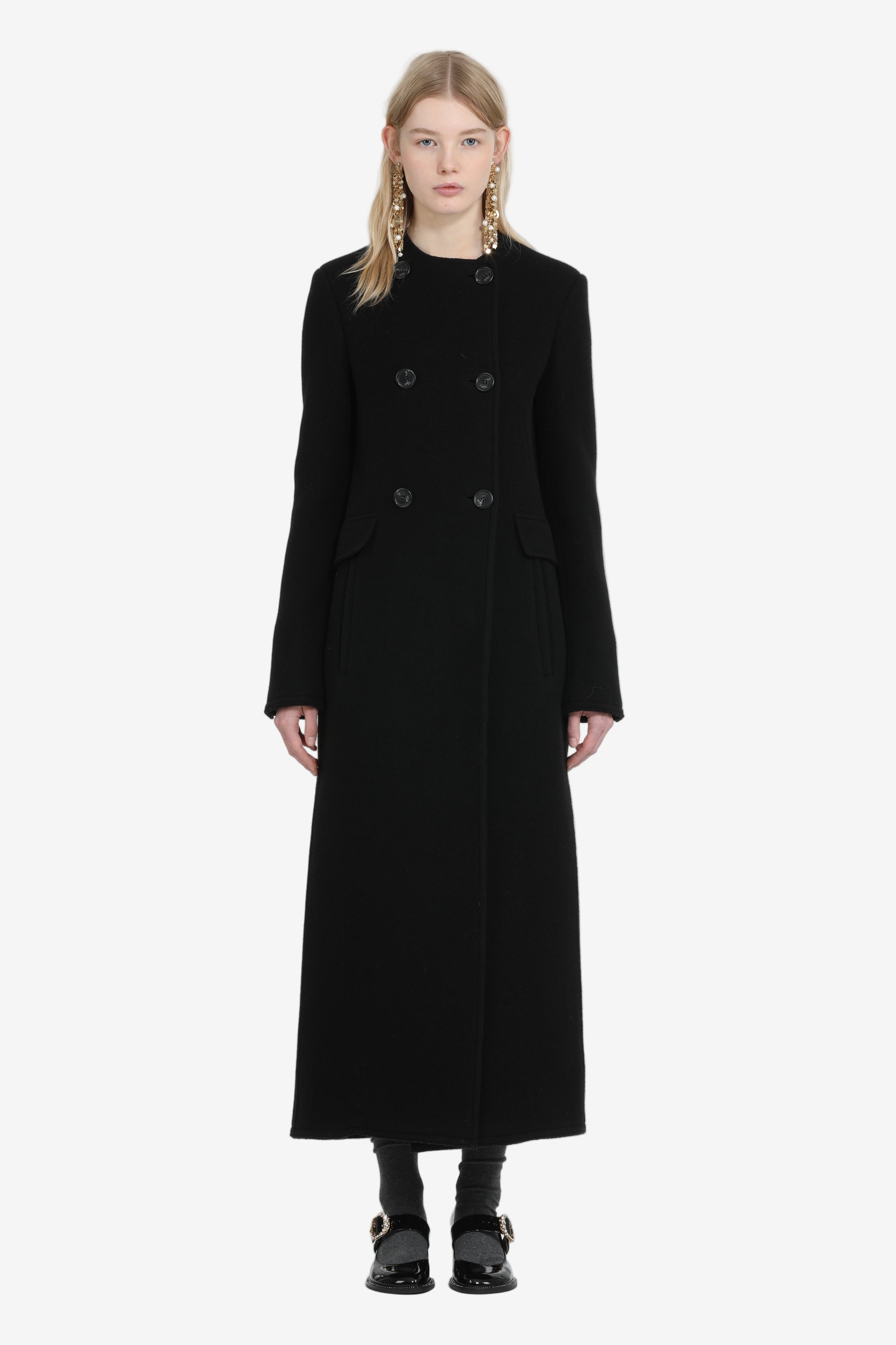 Long double-breasted coat without collar