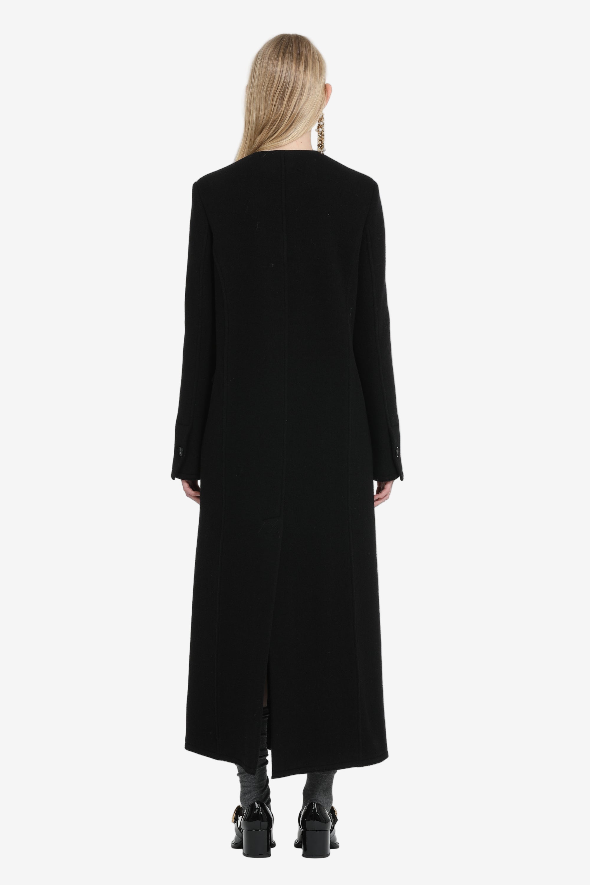 Long double-breasted coat without collar