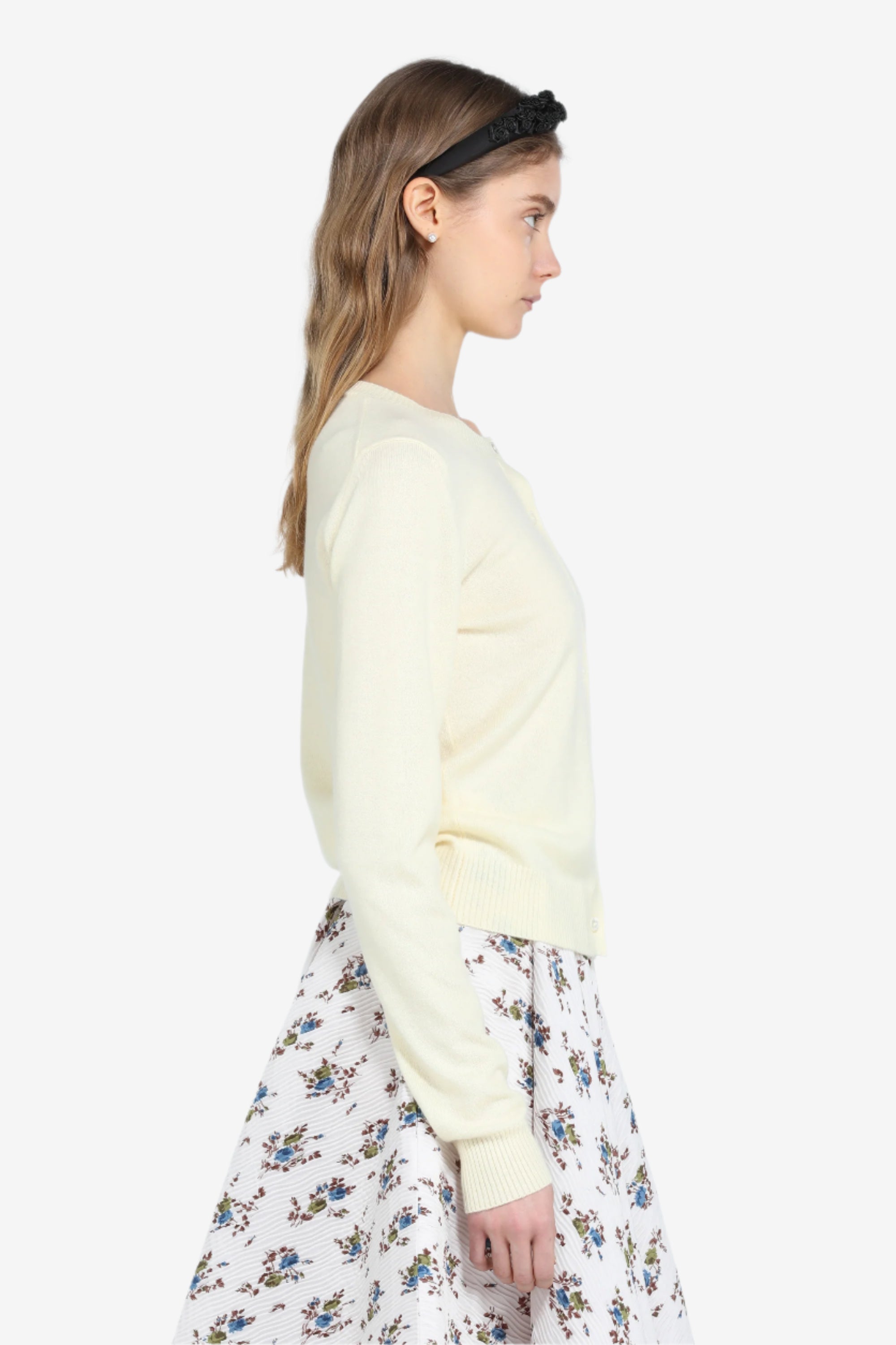 Round neck cardigan