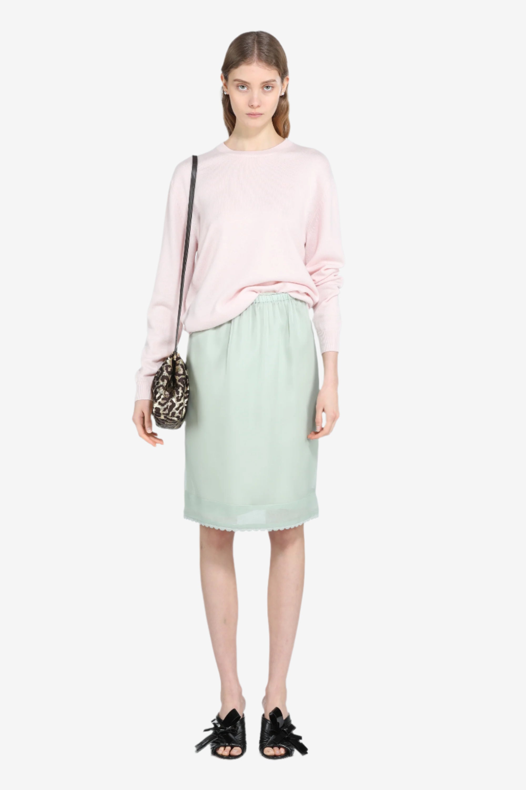 Round neck sweater