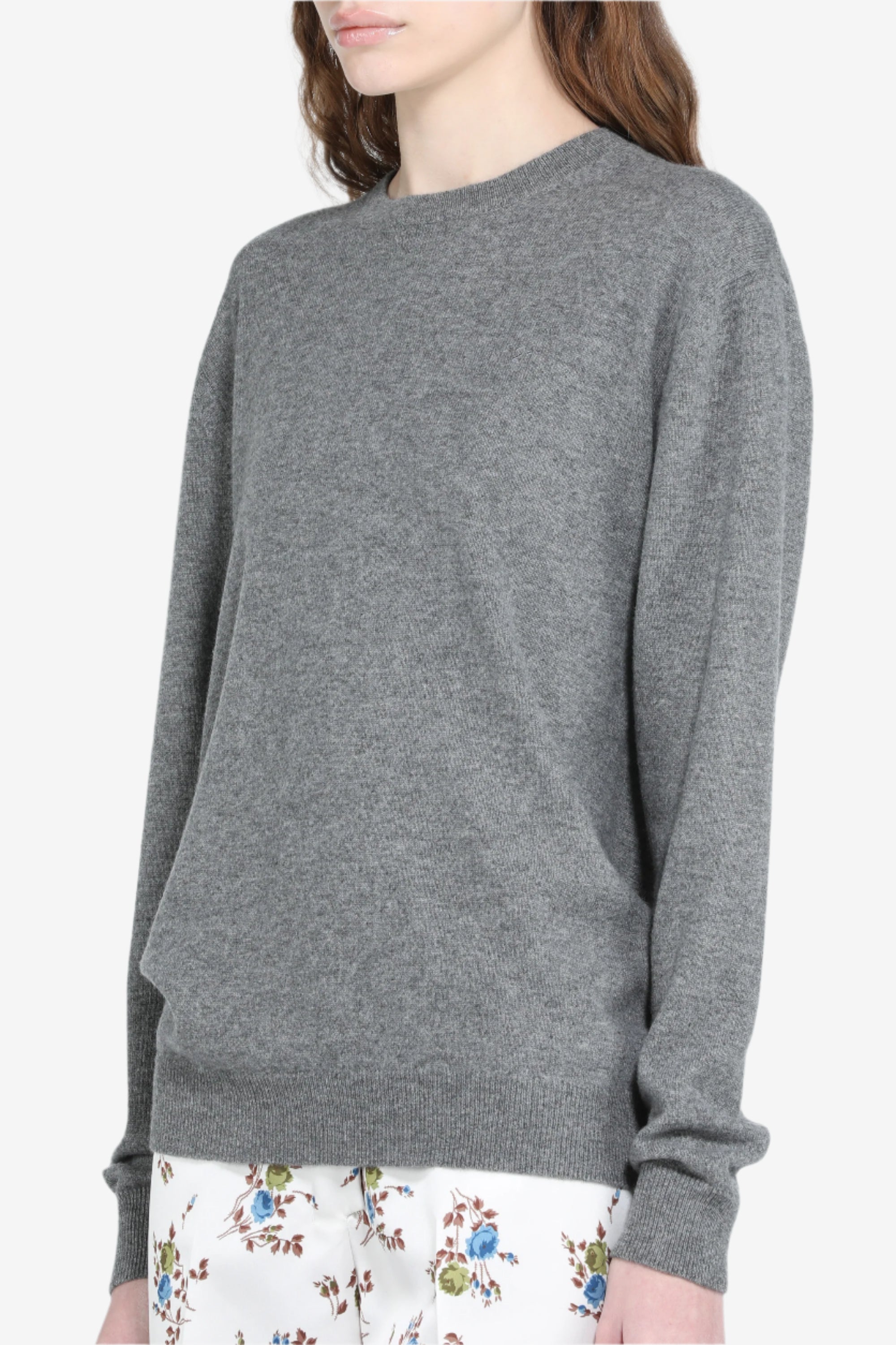 Round neck sweater
