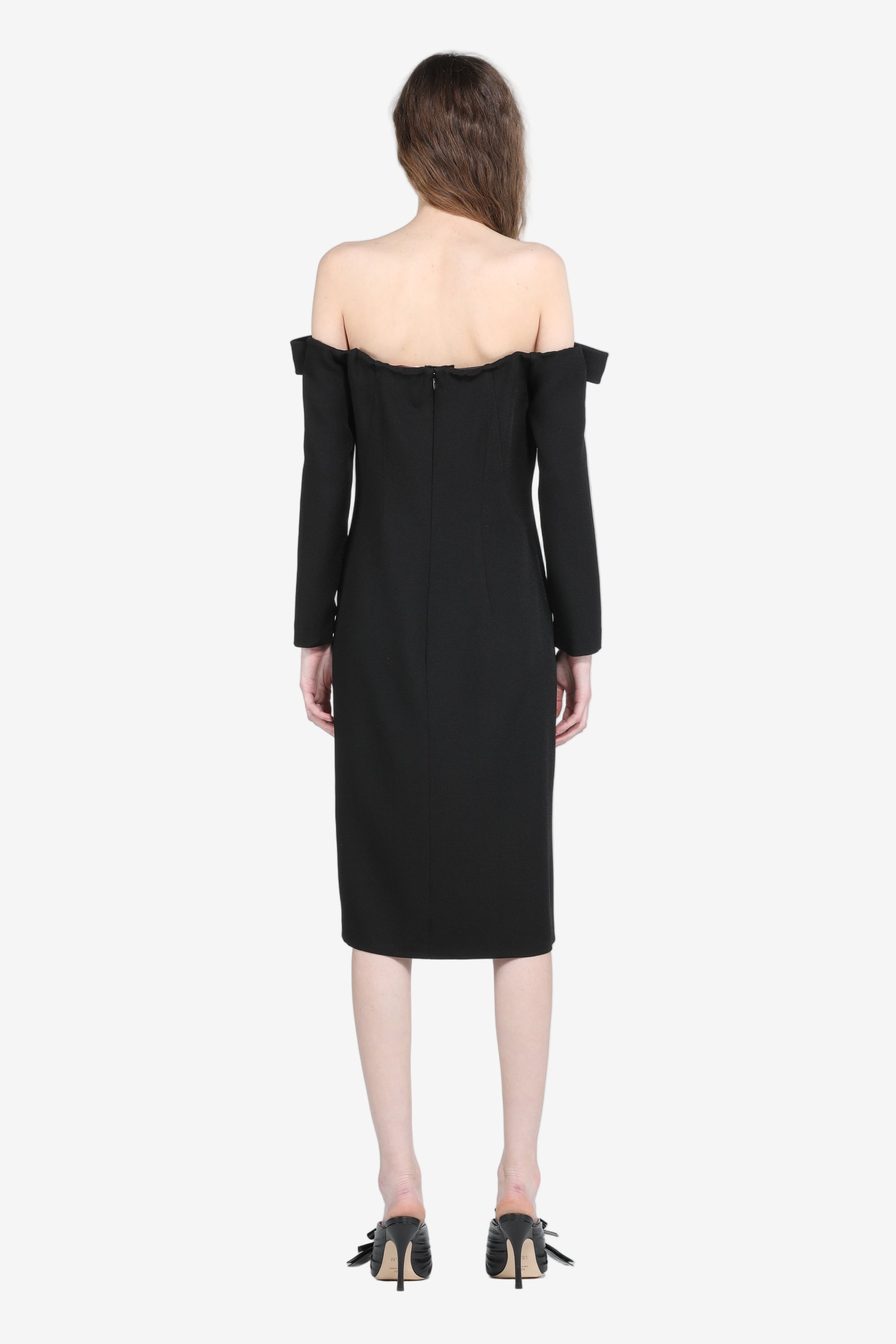 Long-sleeved dress with off-the-shoulders