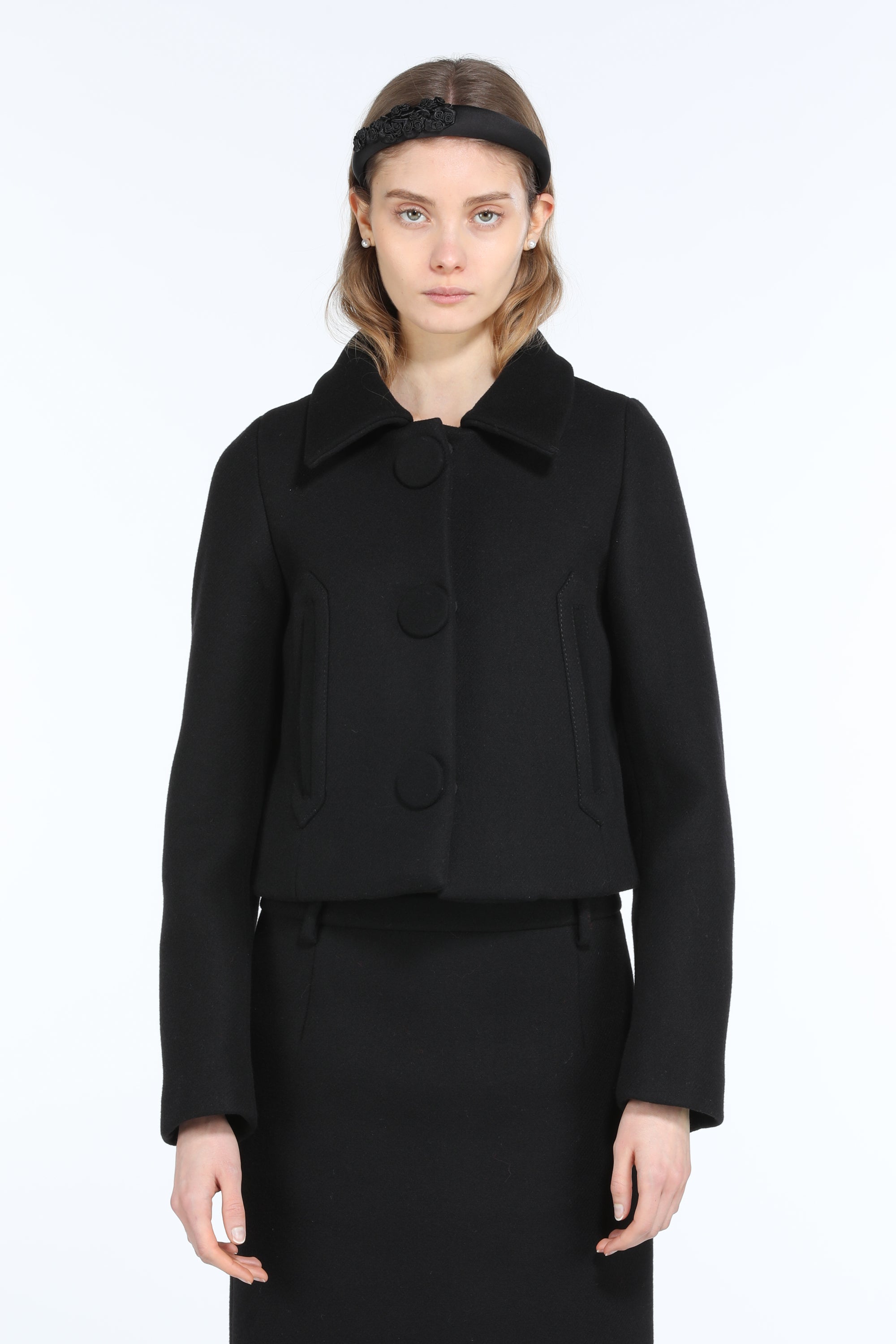 Short jacket with side pockets