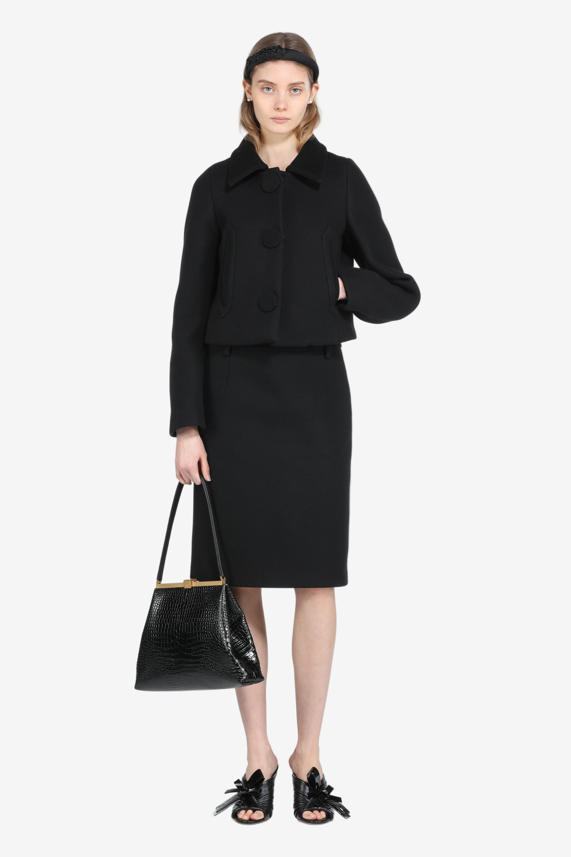 Short jacket with side pockets