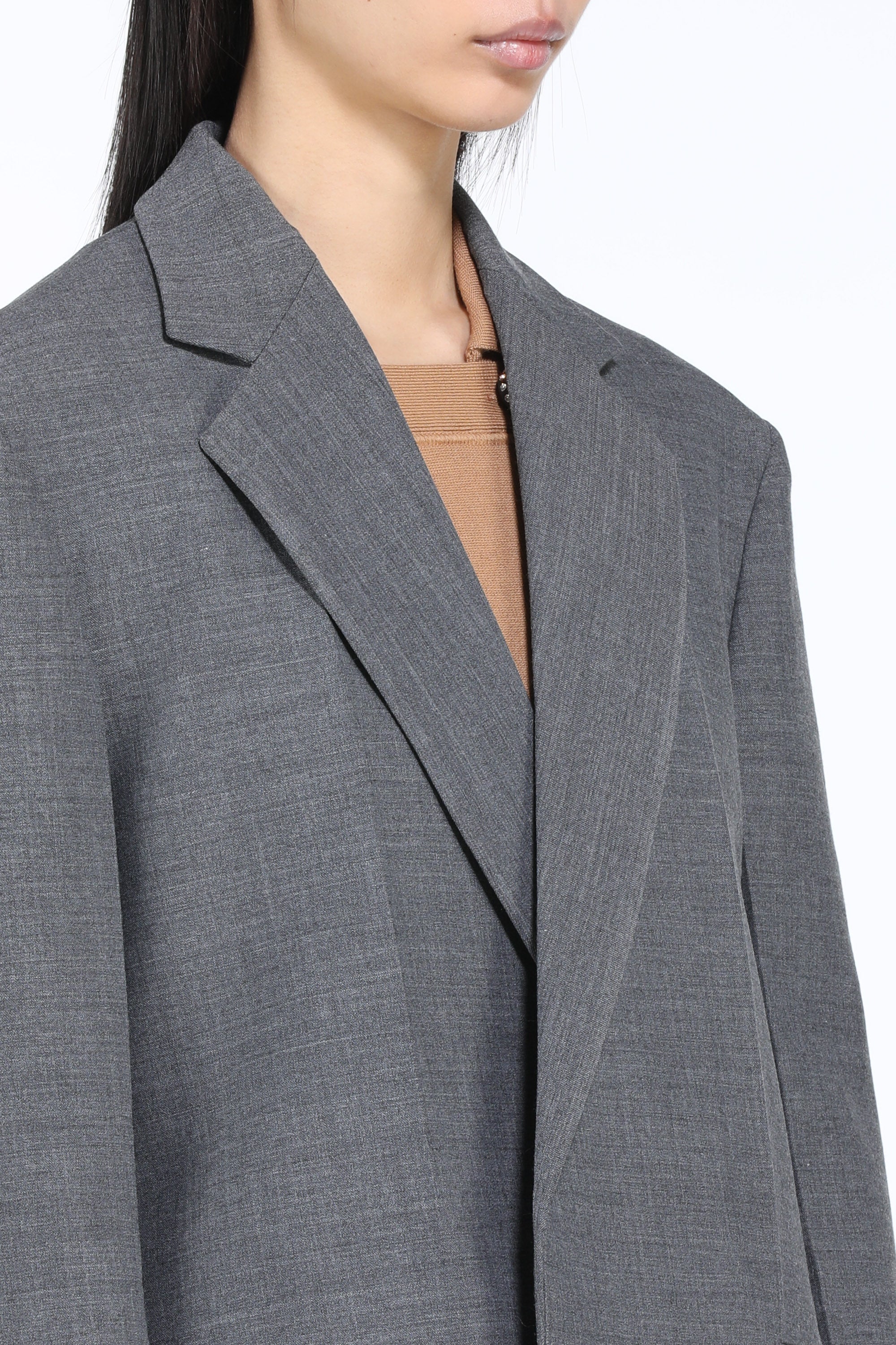 Jacket without buttons