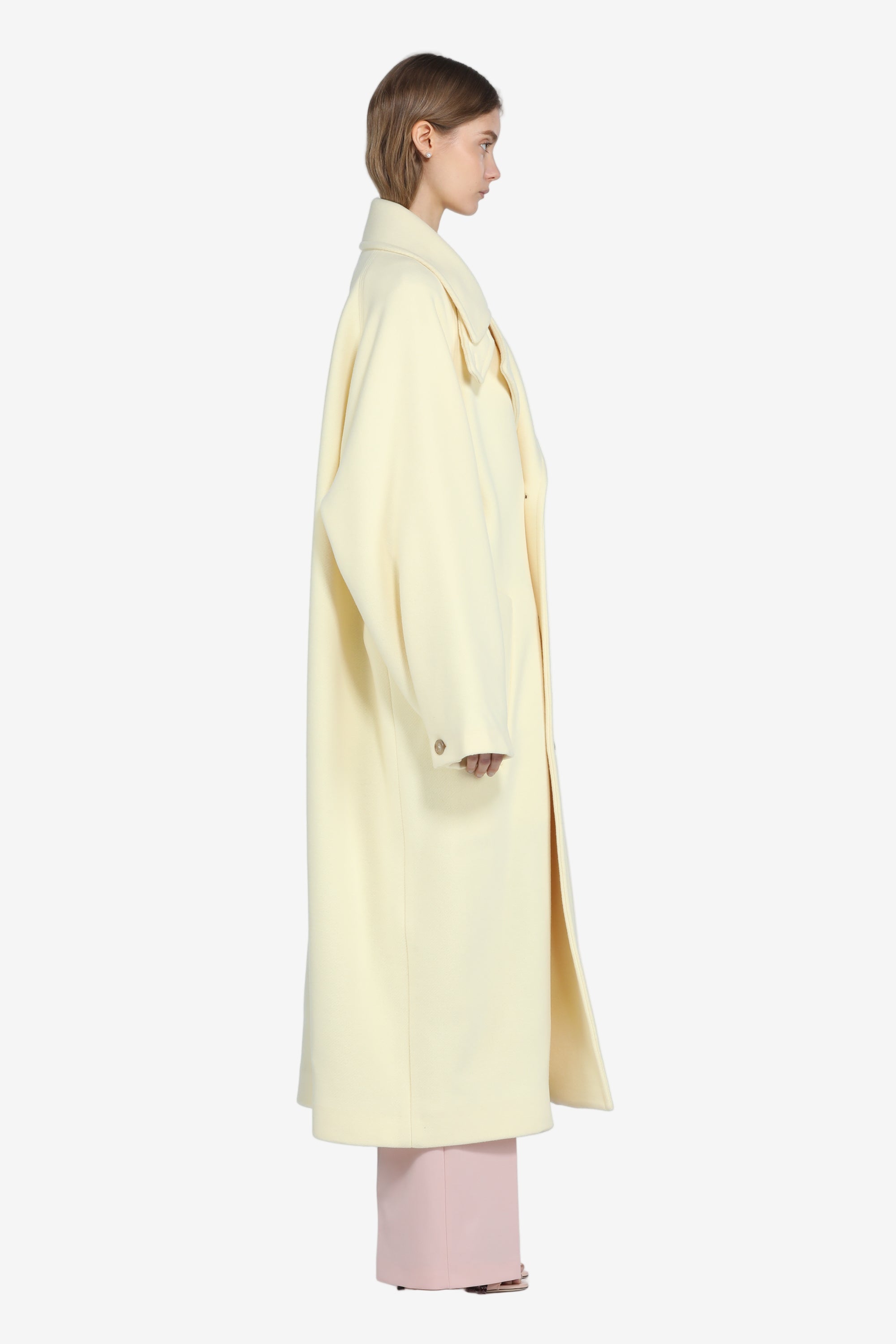 Long cloth coat with wide lapels