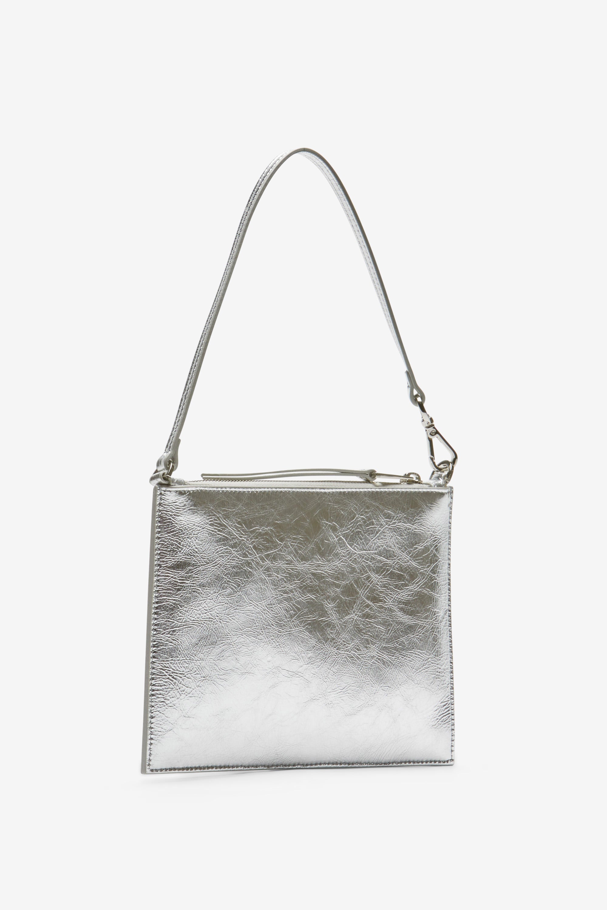 Flat clutch bag with studs