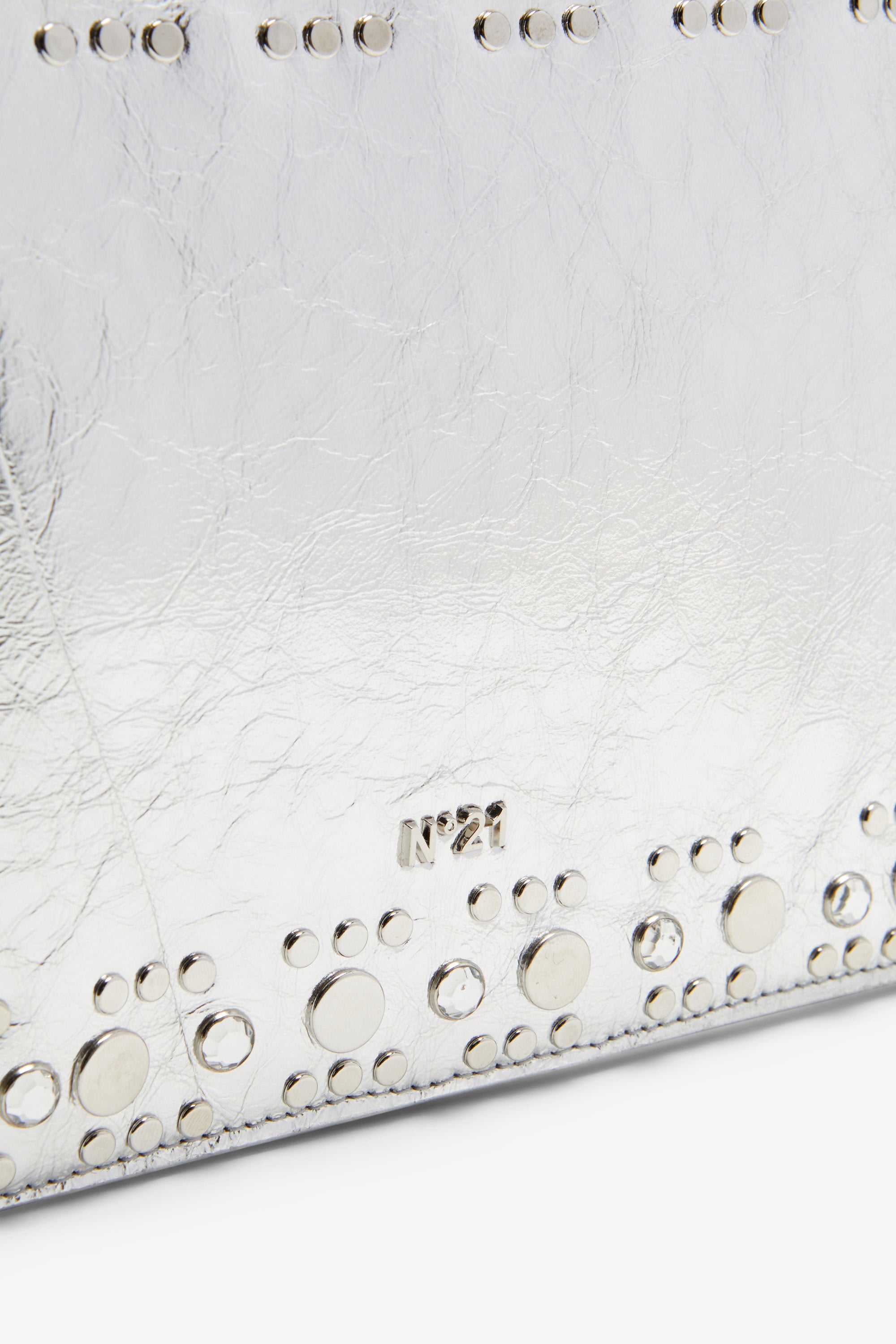 Flat clutch bag with studs