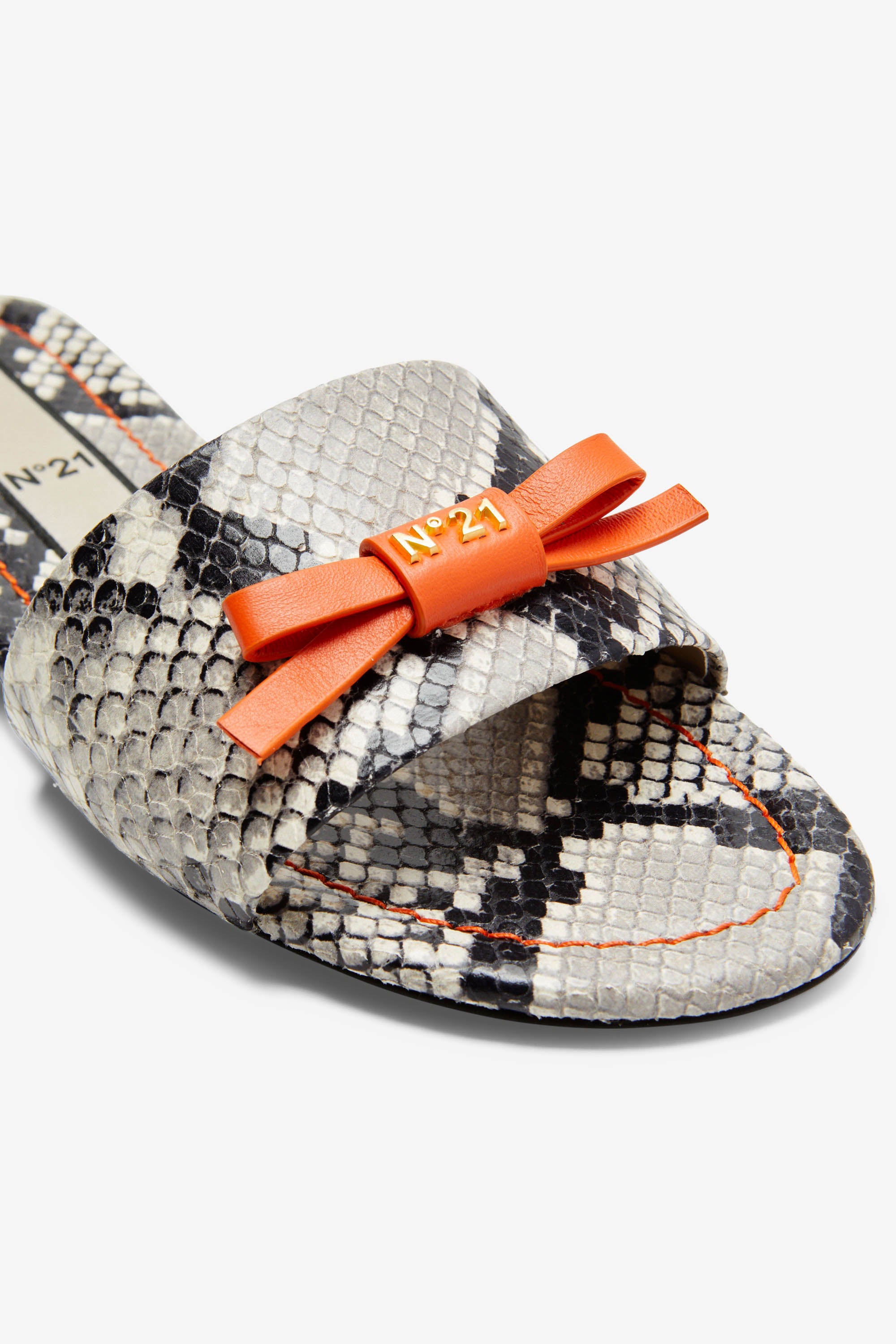 Sandali slider con fiocchetto