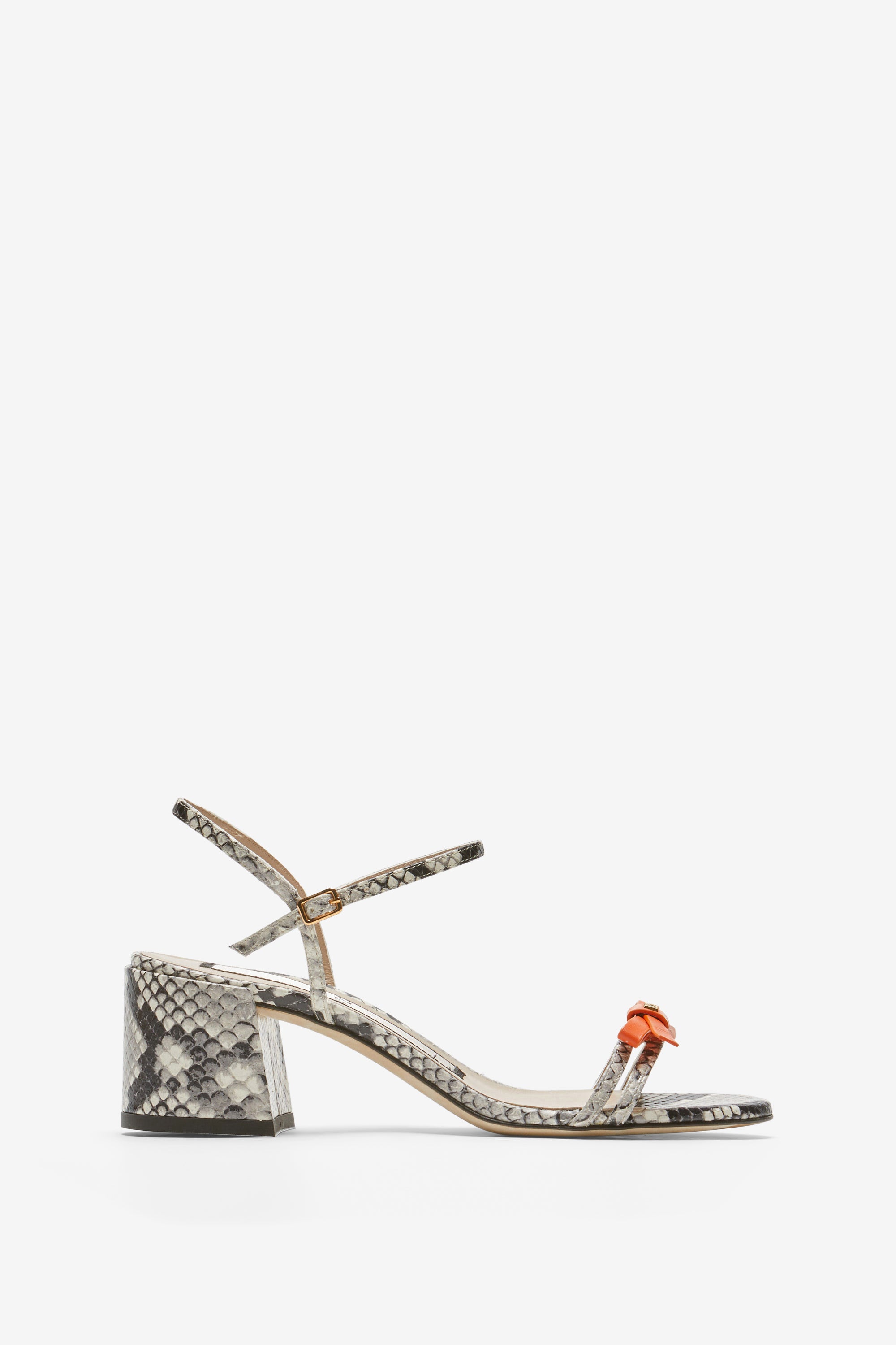 Sandali con tacco e fiocchetto