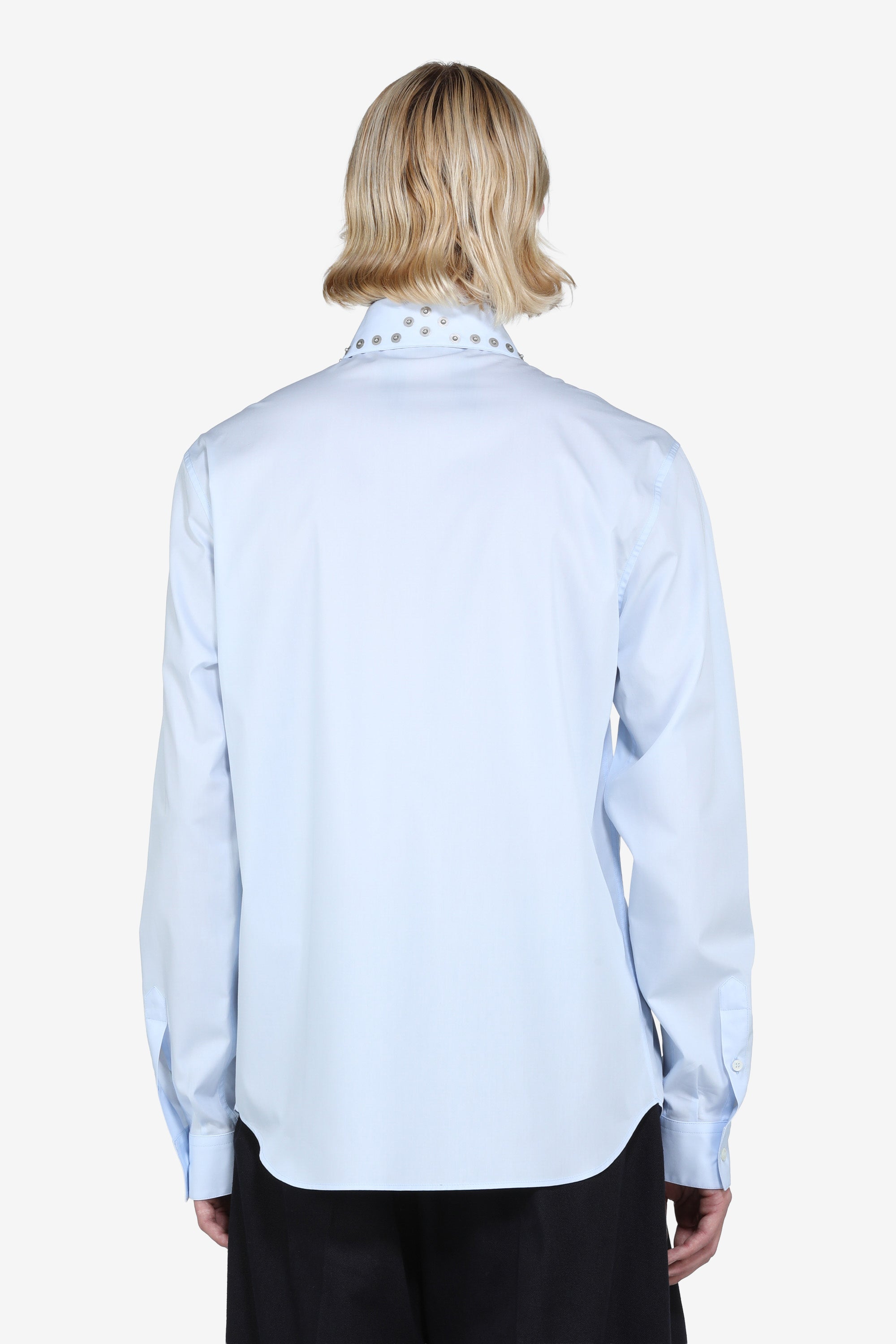 Camicia con borchie sul colletto