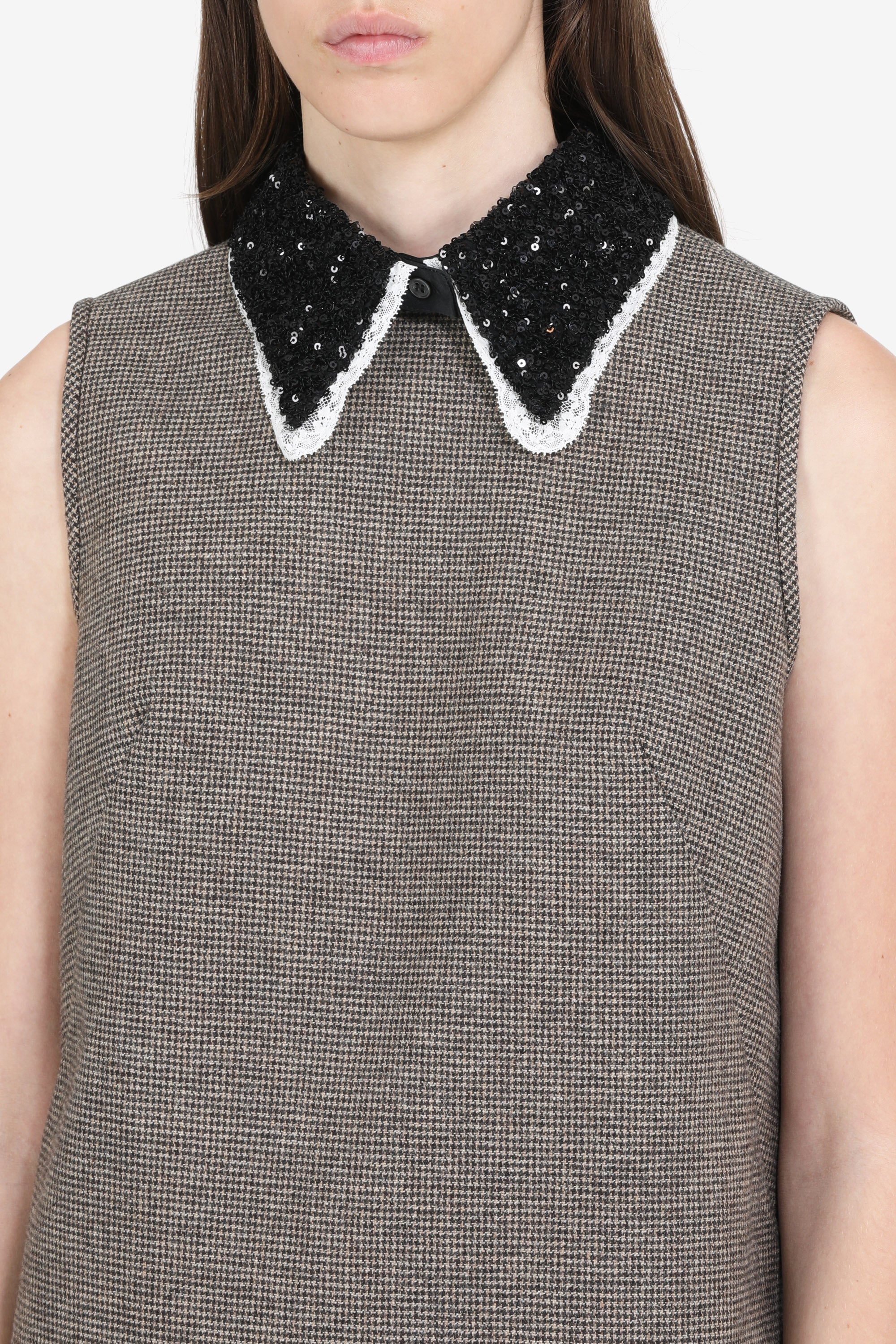 Black sequin collar