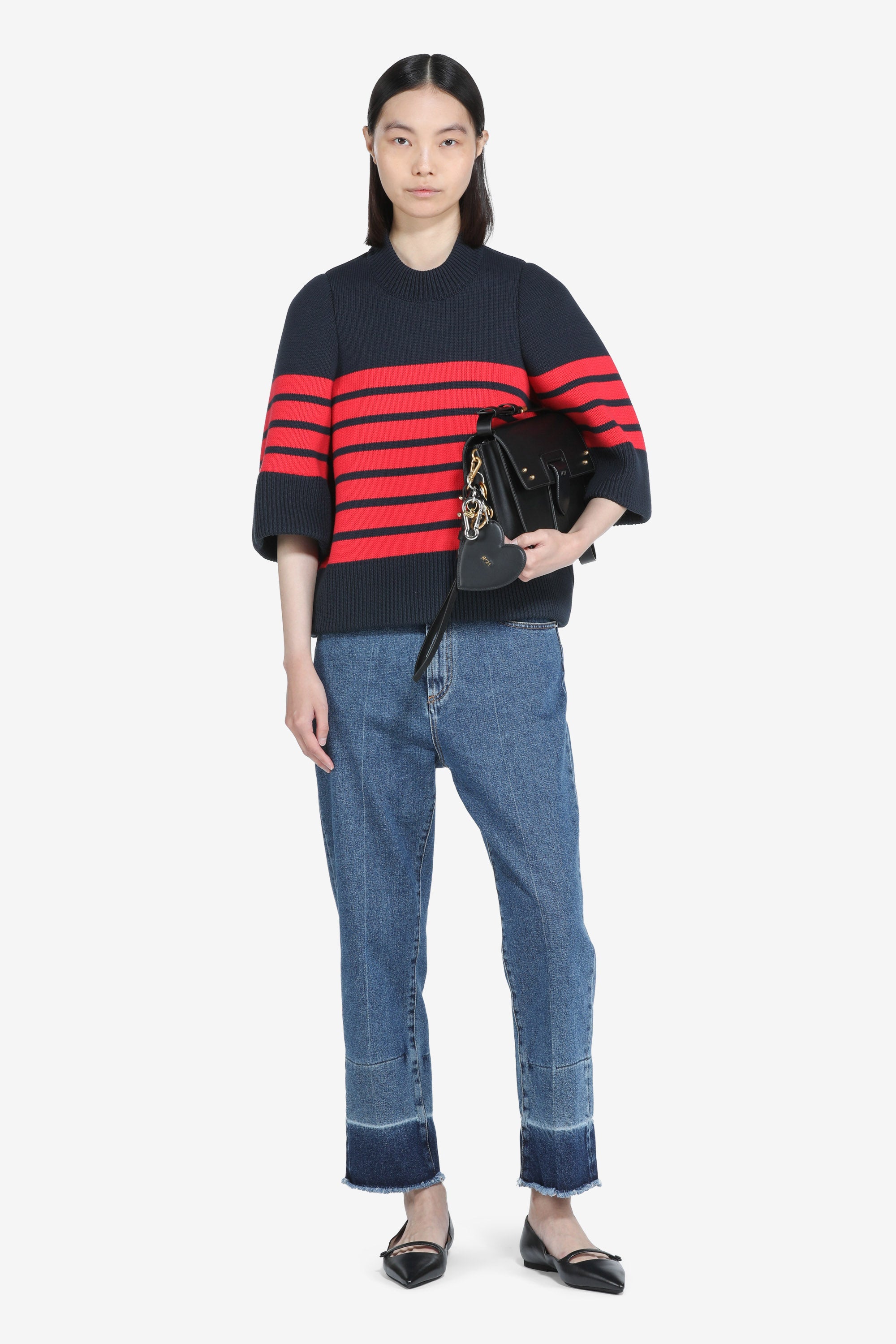 Jeans with raw contrast border